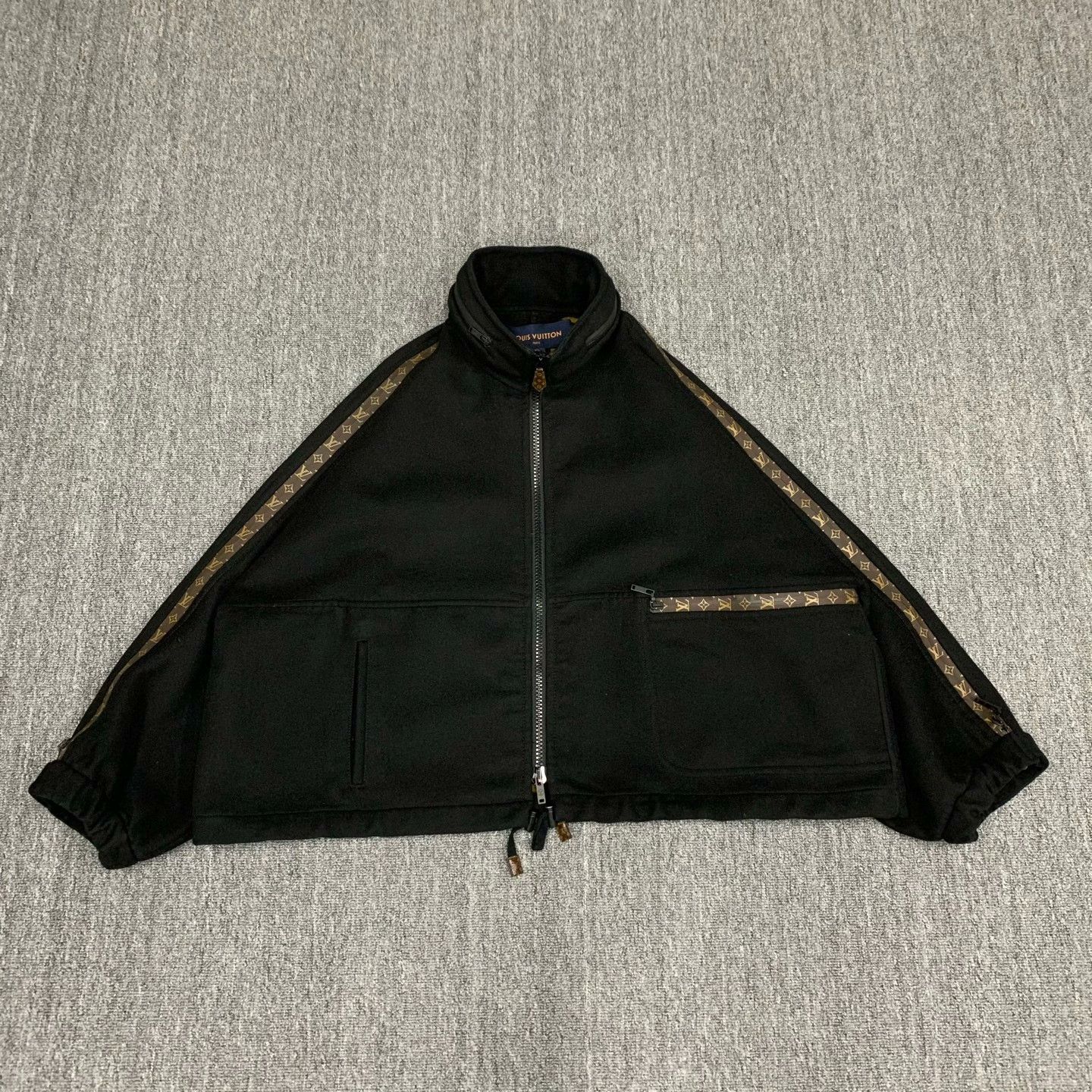 Louis Vuitton Louis Vuitton Black Heavy Coat 40 Men Size US M / EU 48-50 / 2 - 1 Thumbnail