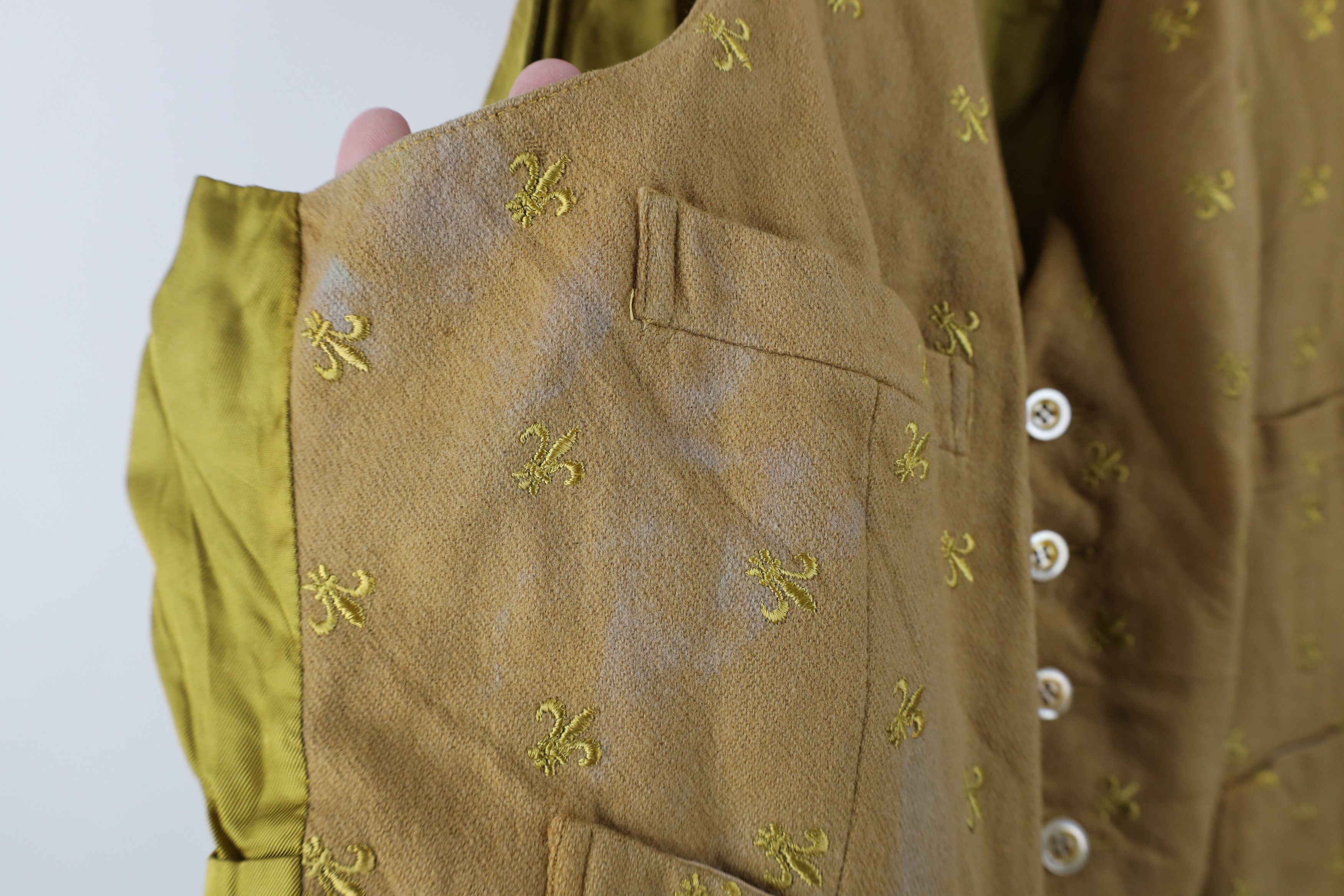 Vintage Vintage 40s 50s Fleur de Lis Buckle Back Suit Vest Beige USA Size US M / EU 48-50 / 2 - 6 Thumbnail