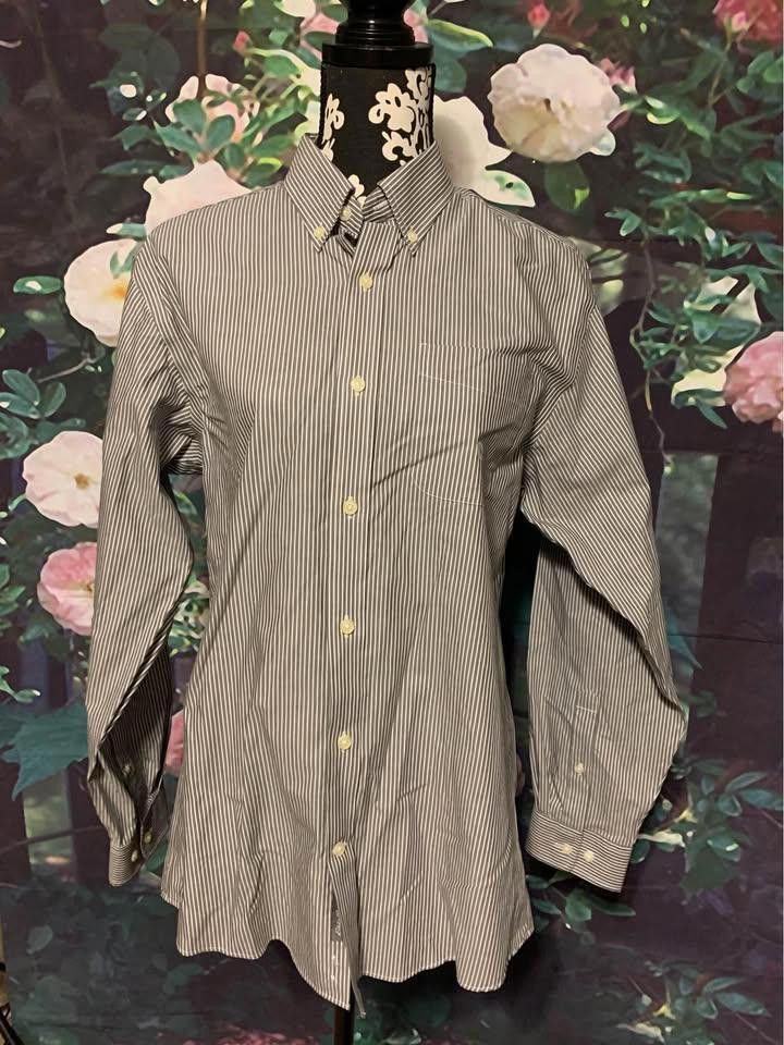 Eddie Bauer Eddie Bauer Men's Wrinkle-Free Relaxed Fit Shirt - Size S Size 36R - 1 Thumbnail