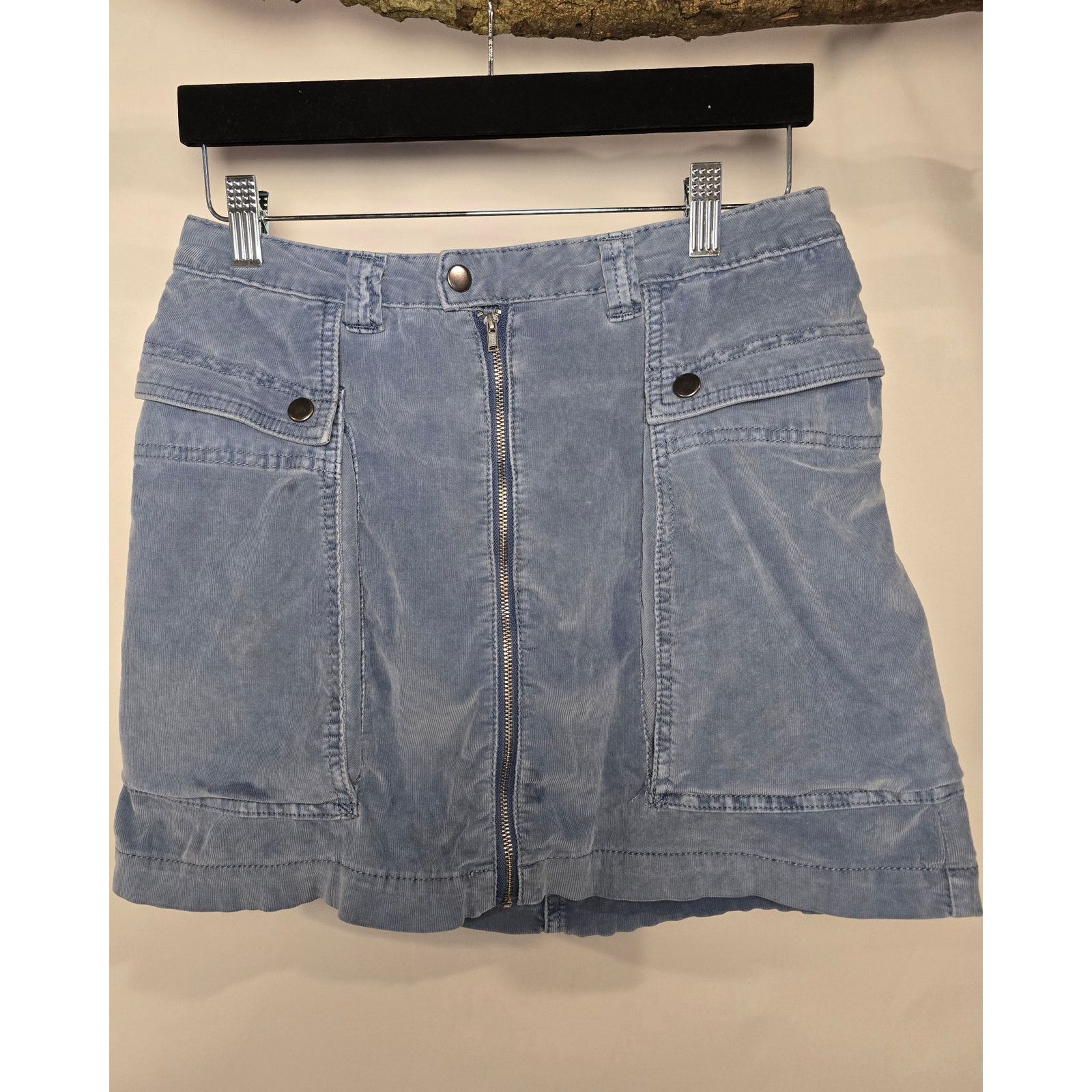 Free People Free People Cargo Corduroy Mini Skirt Size 8 Size 30" / US 8 / IT 44 - 1 Thumbnail