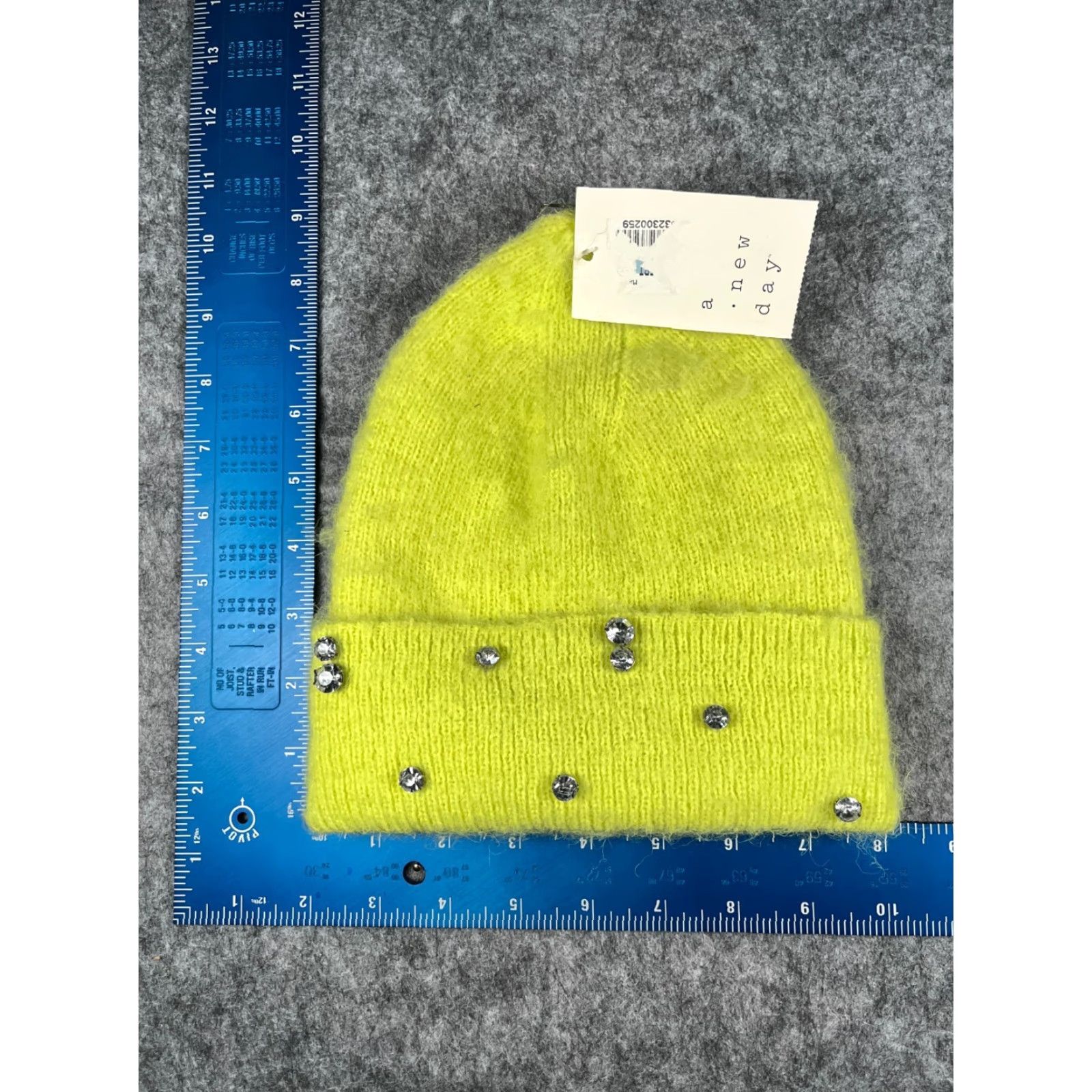 Vintage A New Day Beanie Toque Women One Size Neon Green Knit Jewel 100% Polyester NEW Size ONE SIZE - 4 Thumbnail