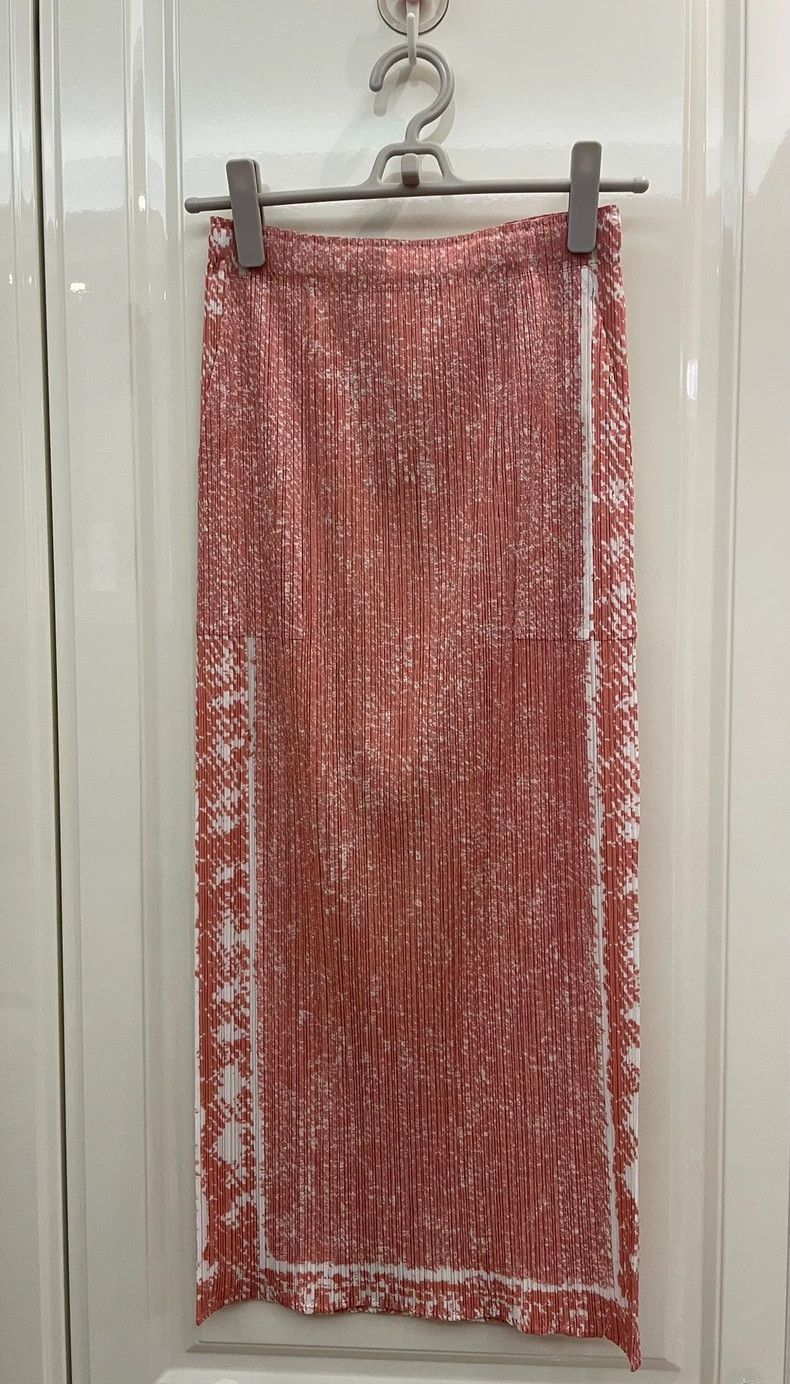 Issey Miyake Issey Miyake size:3 Pink snowflake denim skirt Size 31" - 3 Thumbnail