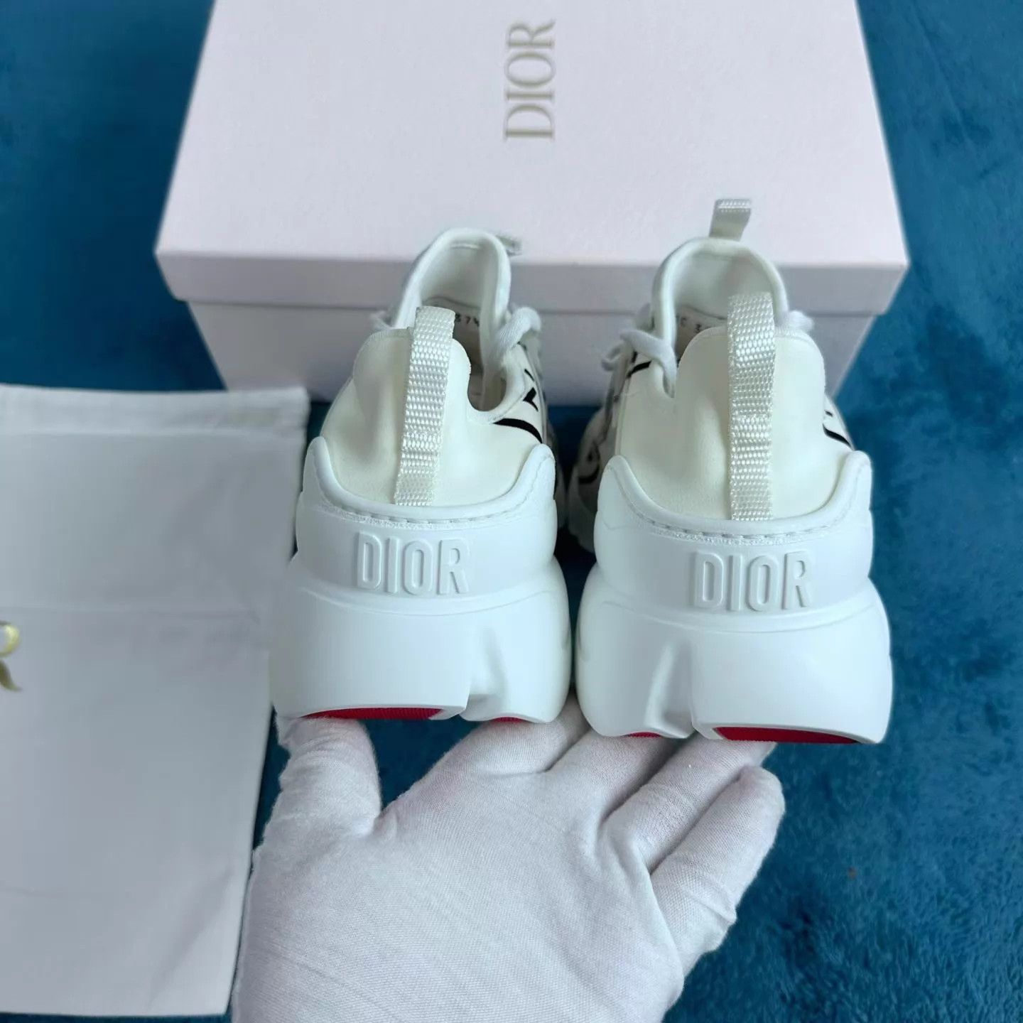 Dior Dior d-connect white printed low-top sneakers 37.5 Size US 7 / IT 37 - 4 Thumbnail