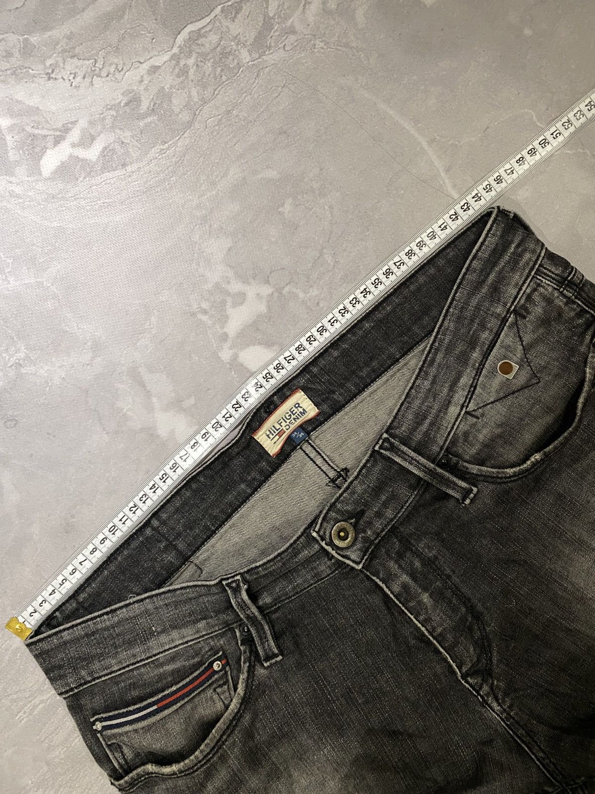 Tommy Hilfiger Tommy Hilfiger Distressed Wash Slim Fit 90s Size US 34 / EU 50 - 6 Thumbnail