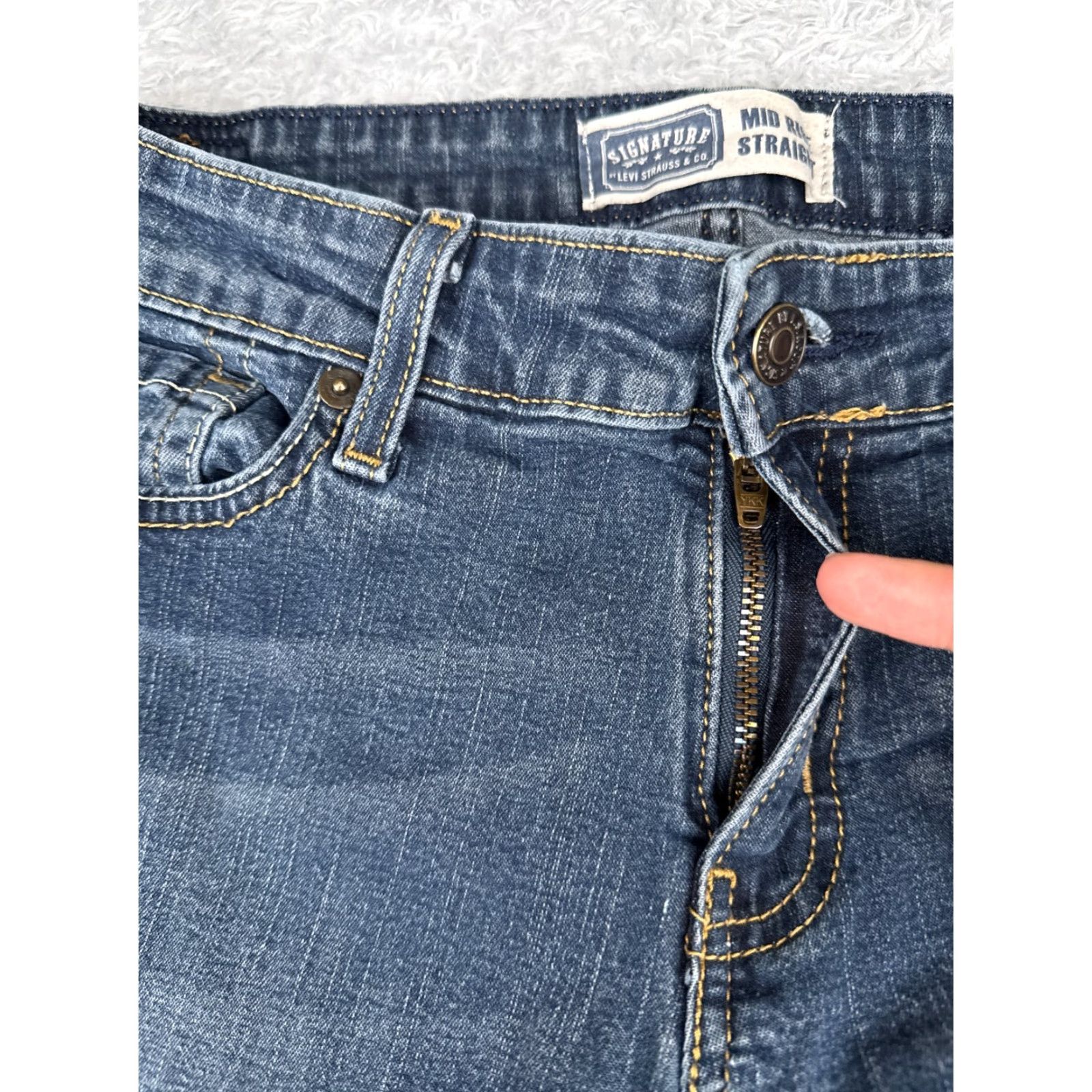 Levi's Levis Jeans Womens 14 Blue Denim Mid Rise Straight Leg Cotton Blend 30x33 Size 36" / US 14 / IT 50 - 5 Thumbnail