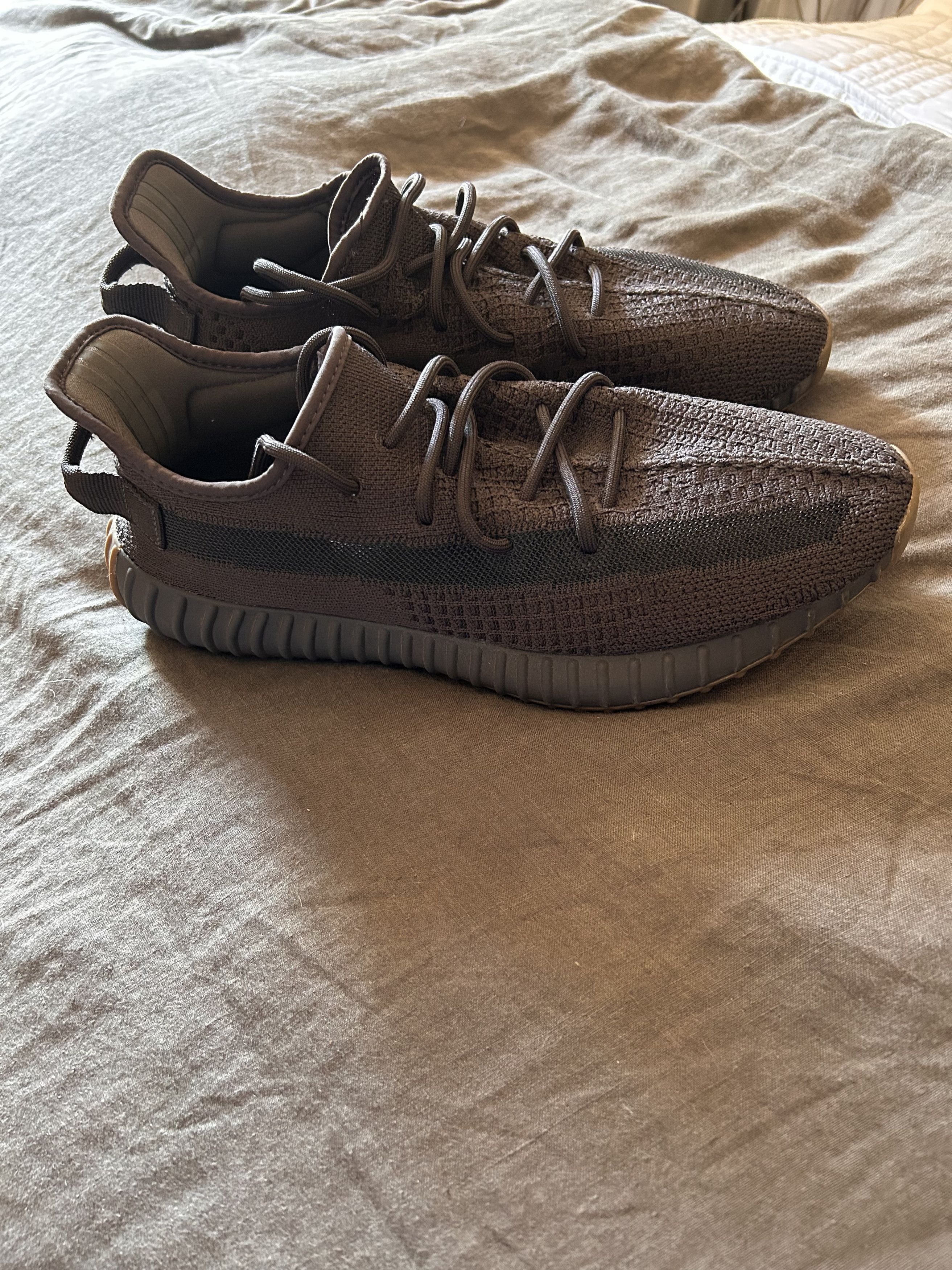 Adidas Yeezy Boost 350 V2 Cinder