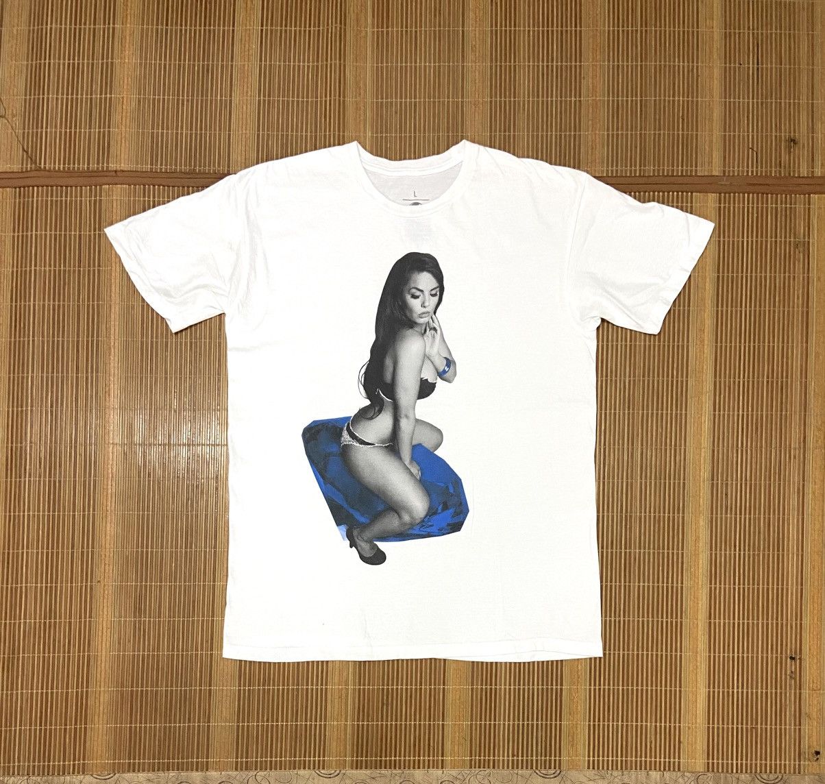 HOT DIAMOND GIRL TEE
