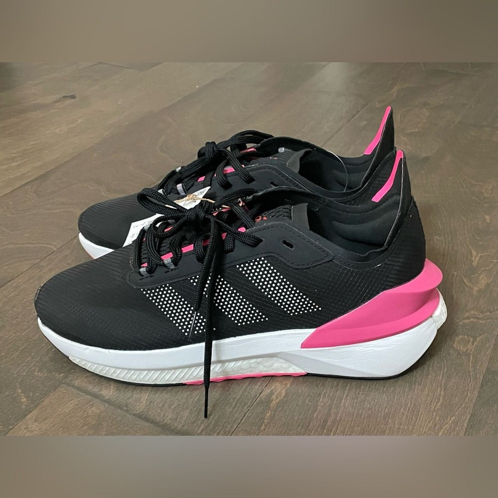 Adidas Adidas Womens Avryn in Core Black/Pink Fusion - Size 9 Size US 9 / IT 39 - 3 Thumbnail