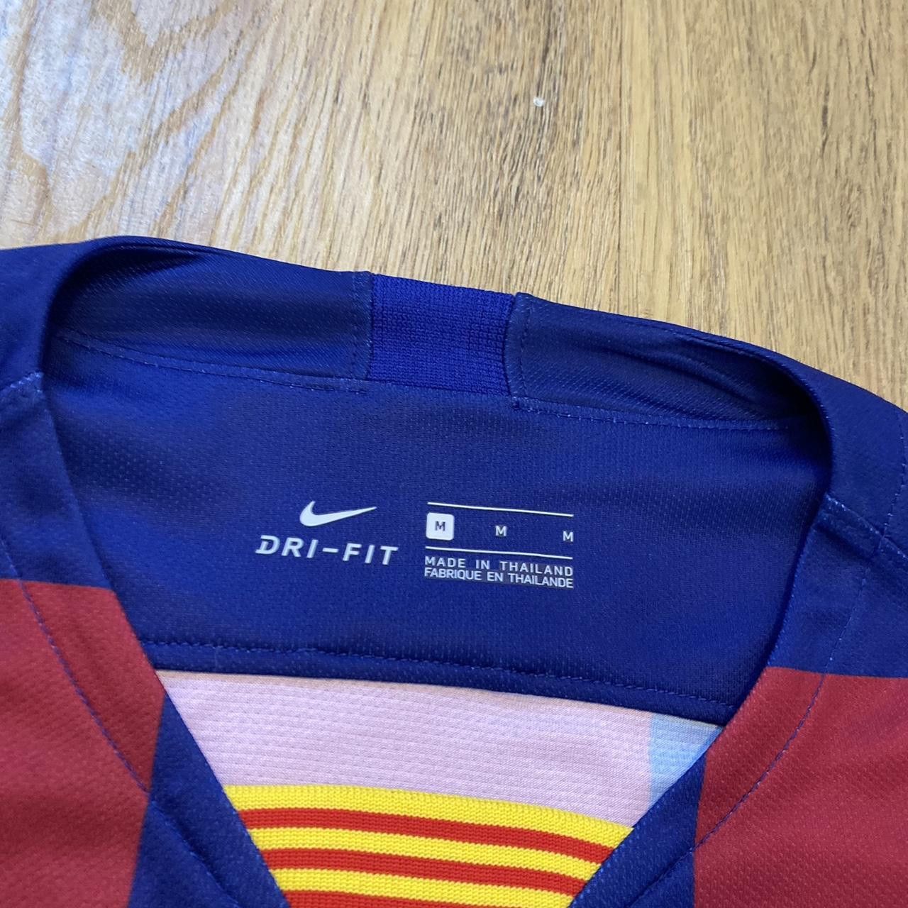 Nike 2018-19 *17 Griezmann FC Barcelona Home Football Size US M / EU 48-50 / 2 - 5 Thumbnail