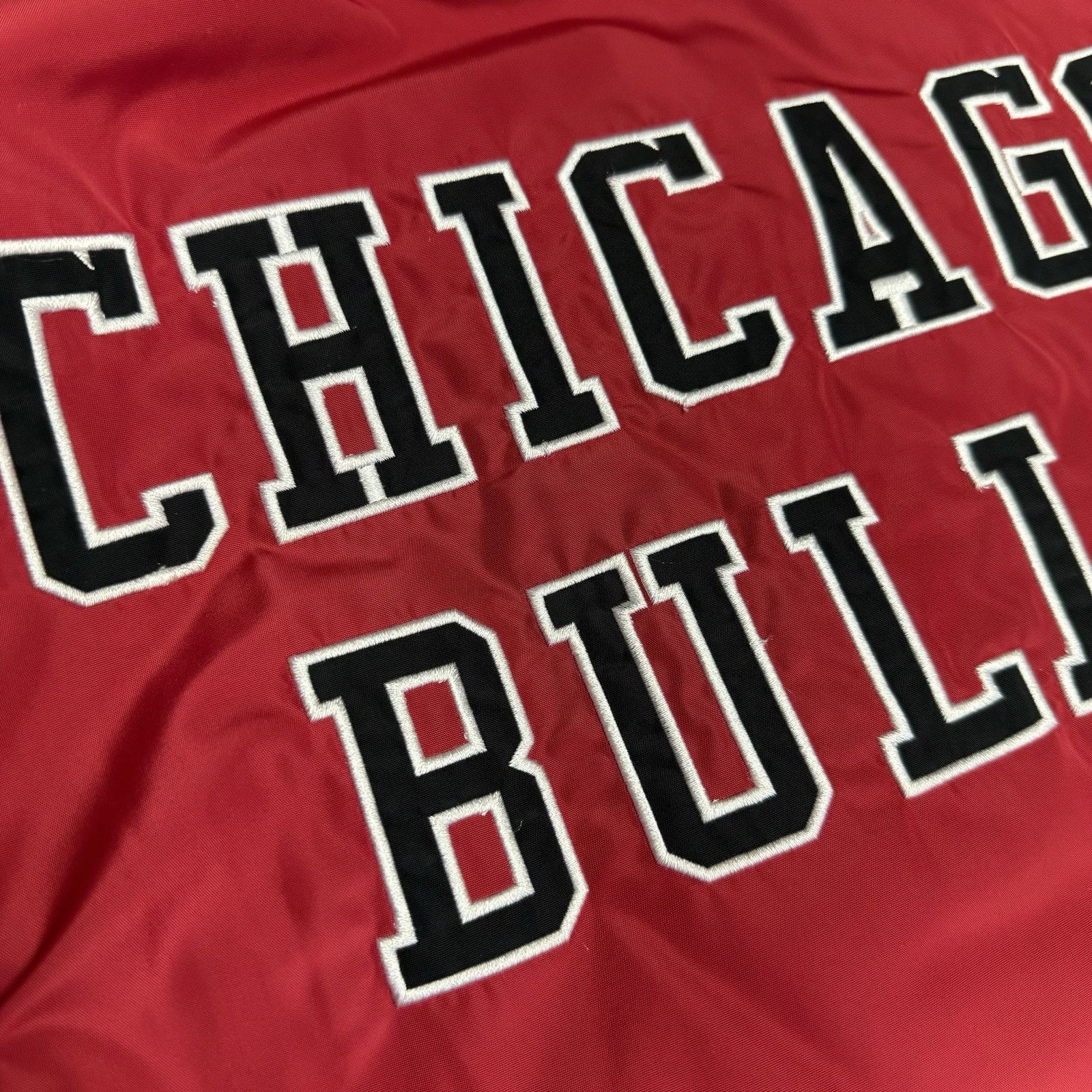 Mitchell & Ness Chicago Bulls Mitchell & Ness Bomber Jacket Mens Small 22.5x Size US S / EU 44-46 / 1 - 10 Thumbnail