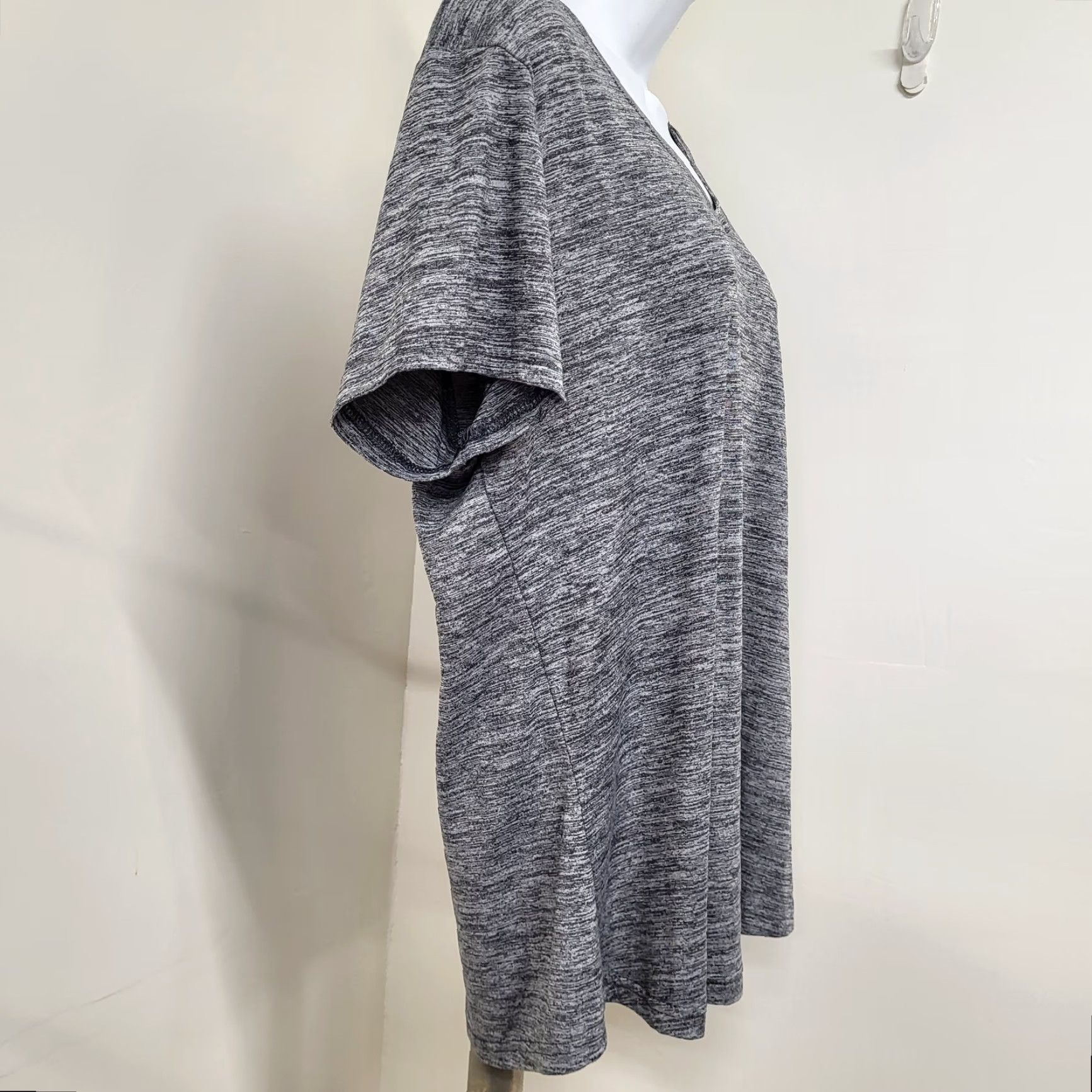 Vintage Activ8 Shirt Women XXL Gray Heathered V-Neck Short Sleeve Athletic Top Shirt Size XXL / US 16-18 / IT 52-54 - 2 Thumbnail