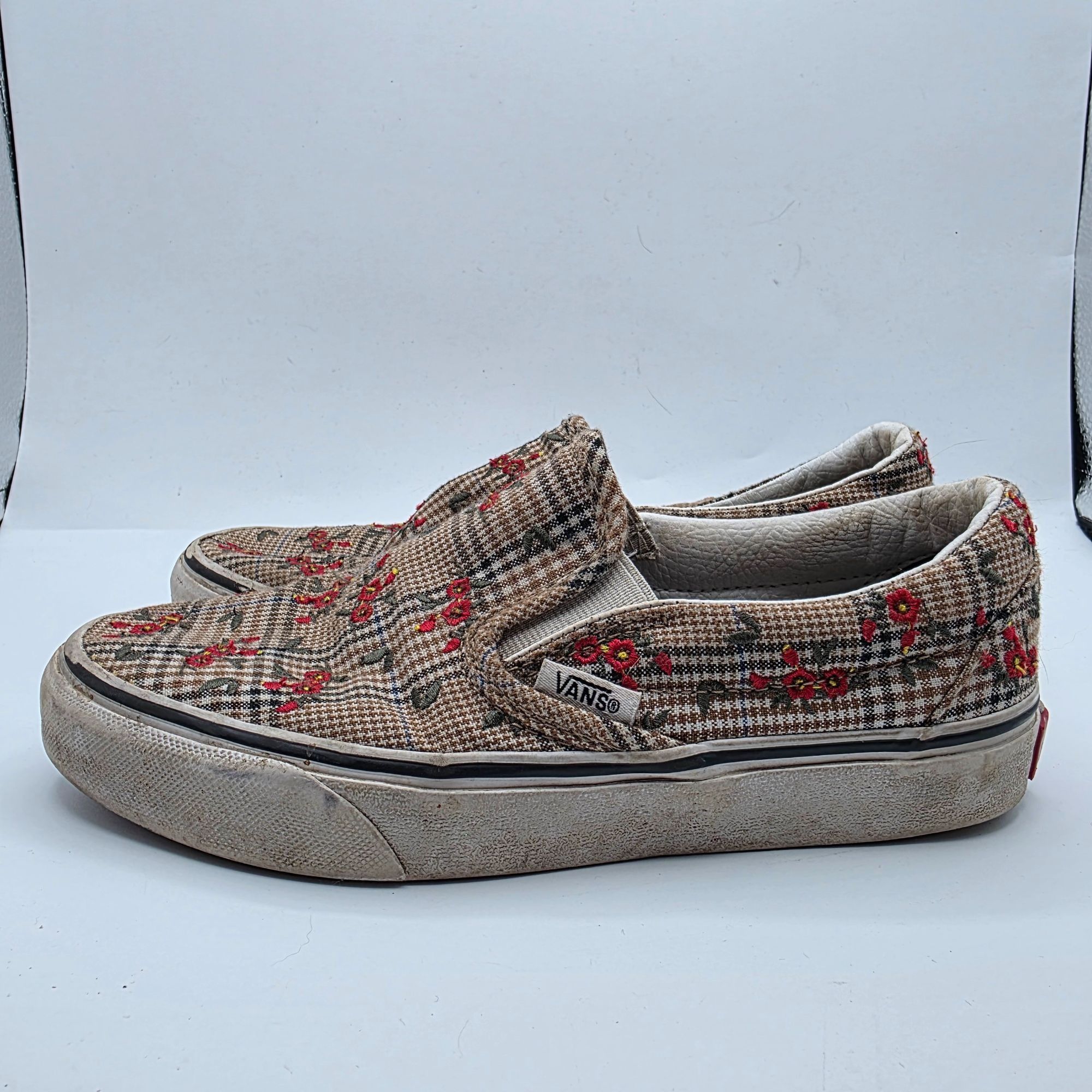 Vans Vans Classic Glen Plaid Floral Women Size 5 Slip On Shoes Ca Size US 5 / IT 35 - 13 Thumbnail