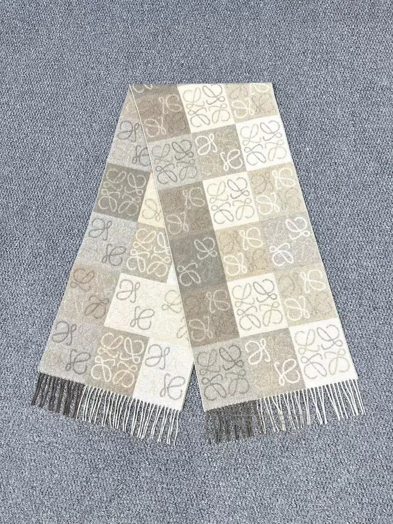 Loewe Loewe Colorful Monogrammed Logo Wool Fleece Scarf Size ONE SIZE - 1 Thumbnail