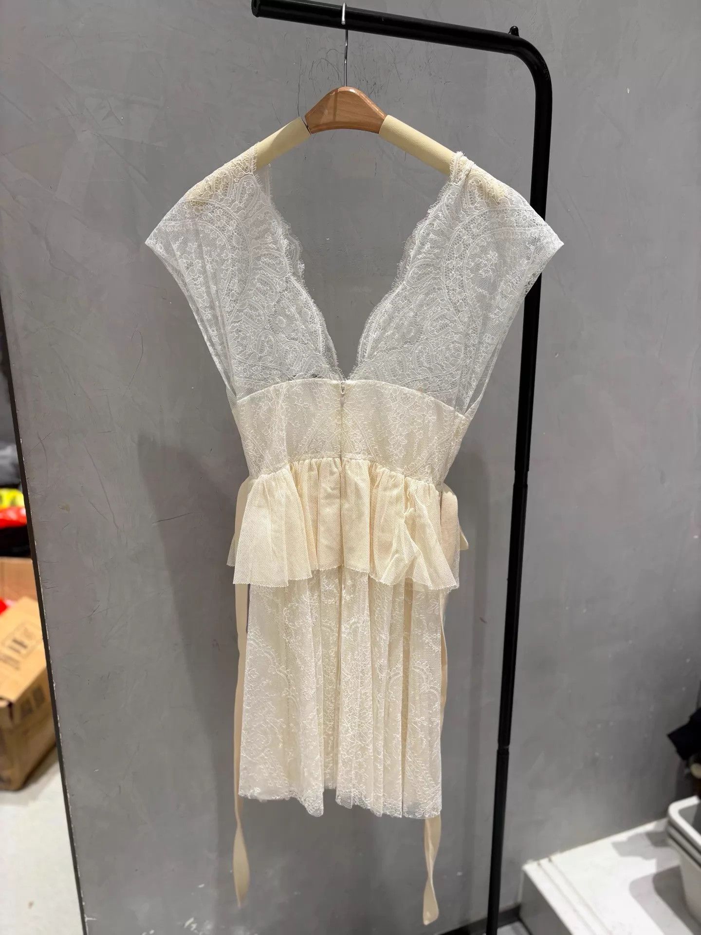 Dior Dior Embroidered Lace Haute Couture Dress 34 NWT Size XS / US 0-2 / IT 36-38 - 5 Thumbnail