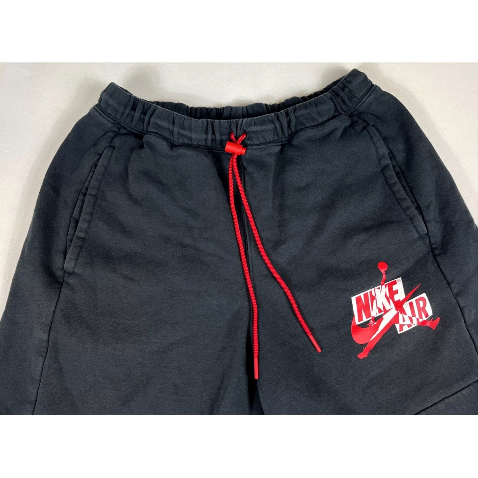 Jordan Brand Nike Jordan Men’s Athletic Sweat Shorts Sz M Black Sweat Shorts Athletic Pockets 8in Inseam Size US 31 - 6 Thumbnail