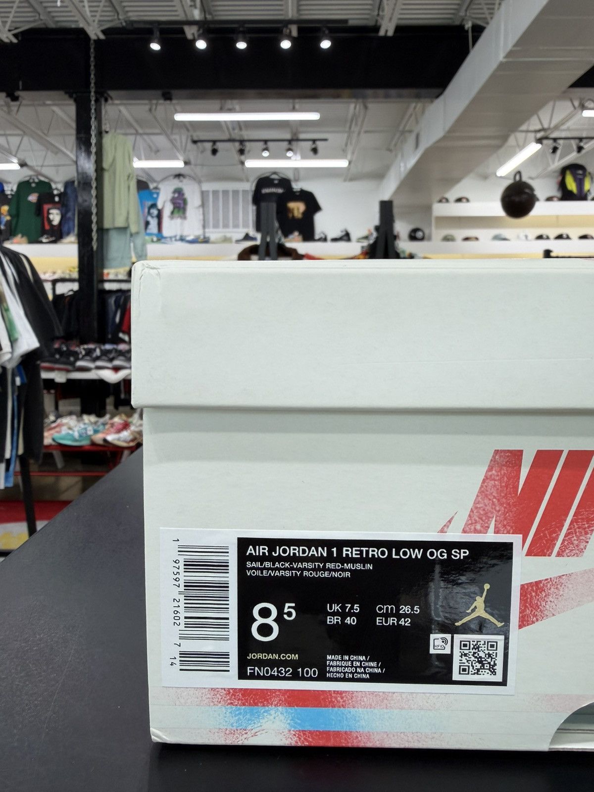 Jordan Brand Air Jordan 1 Low Trophy Room Rookie Card Away Size 8.5(2024) Size US 8.5 / EU 41-42 - 12 Thumbnail