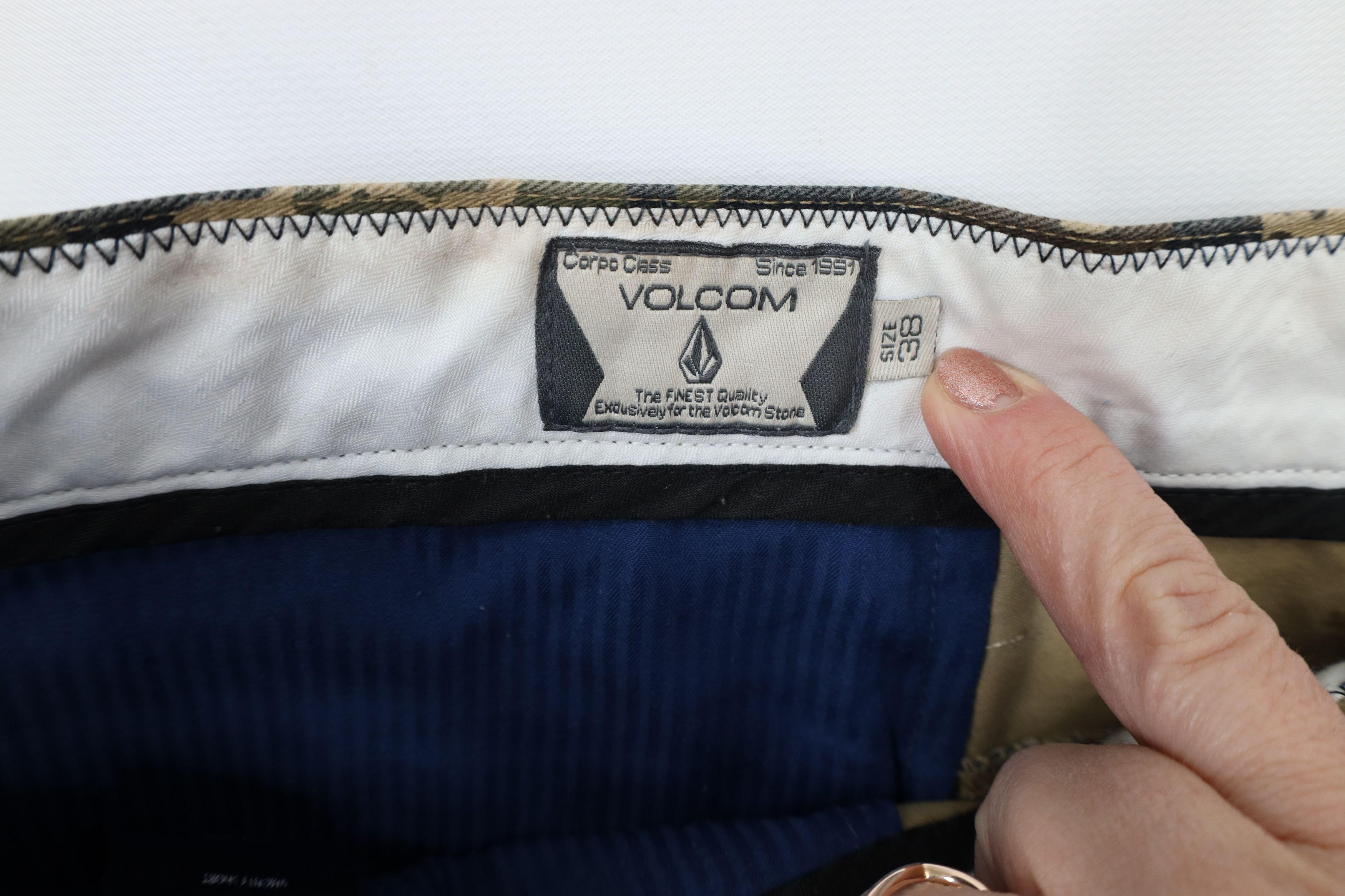 Vintage × Volcom Vintage Volcom Camouflage Skateboarding Chino Shorts Cotton Size US 38 / EU 54 - 7 Thumbnail