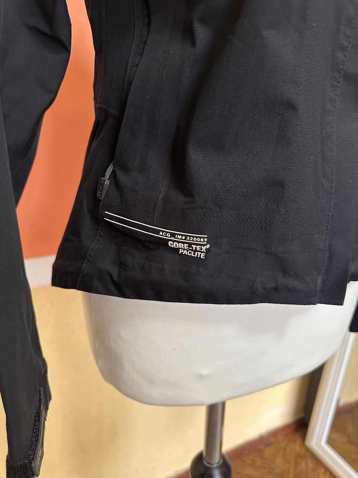 Nike Vintage Nike ACG Gore Tex Black Jacket Sz XS Size XS / US 0-2 / IT 36-38 - 4 Thumbnail