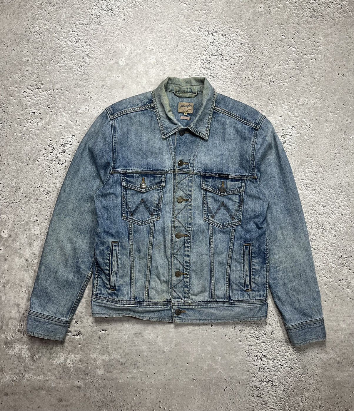 Wrangler Wrangler Distressed Denim Jacket Casual Fit M Size Size US M / EU 48-50 / 2 - 1 Thumbnail