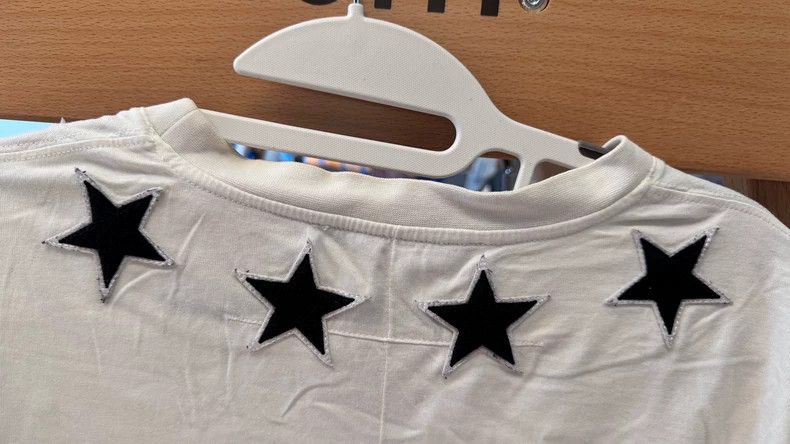 Givenchy Givenchy Classic Star Patchwork T-Shirt 2506-Nextarrow Size US M / EU 48-50 / 2 - 3 Thumbnail