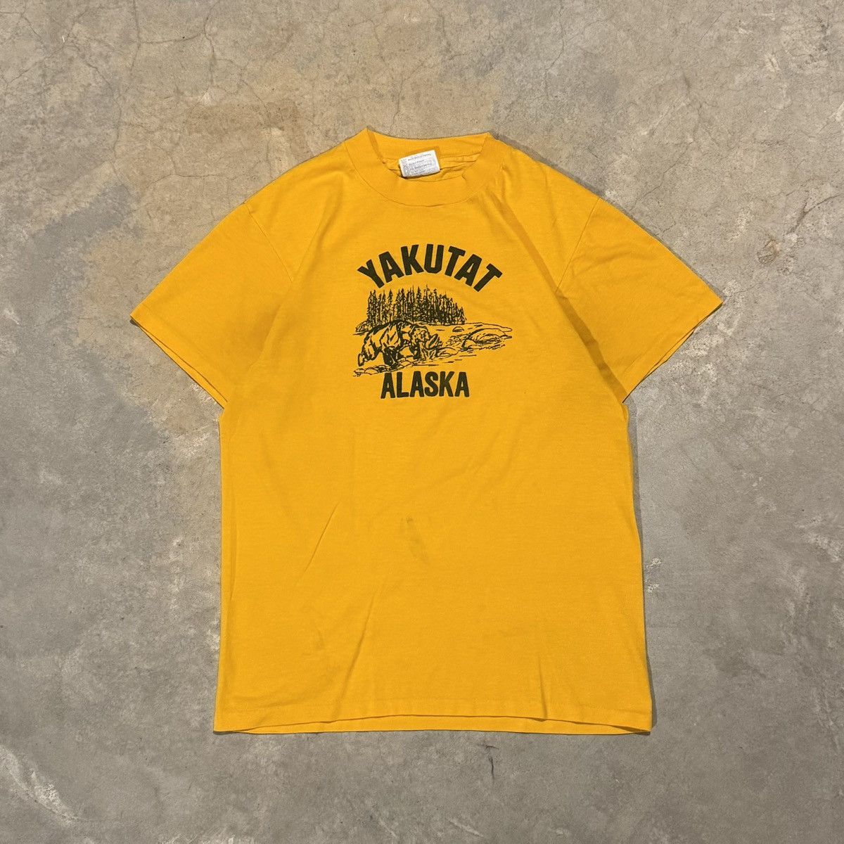 Vintage Vtg 80s Yakutat Alaska Distressed Faded Bear Tee ERD Grunge Size US S / EU 44-46 / 1 - 1 Thumbnail