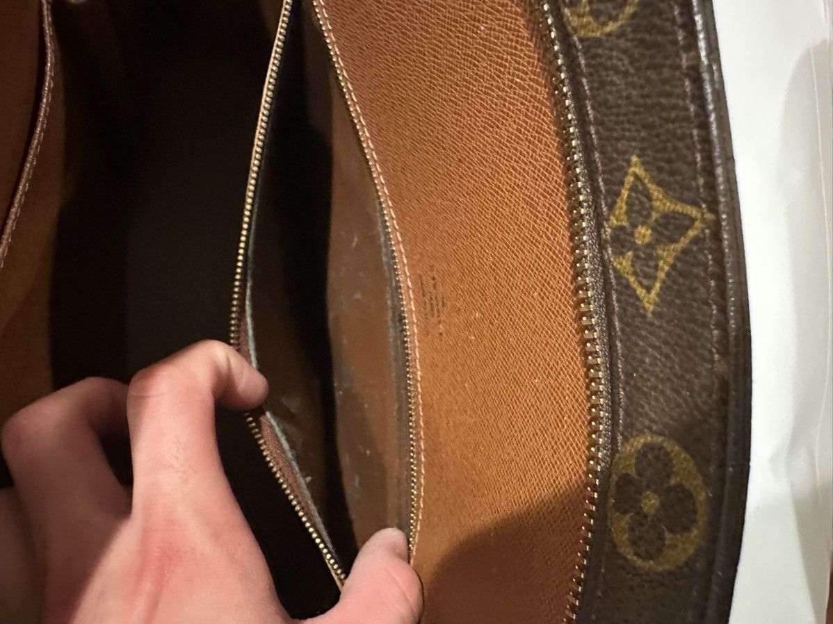Louis Vuitton Louis Vuitton Purse Size ONE SIZE - 6 Thumbnail