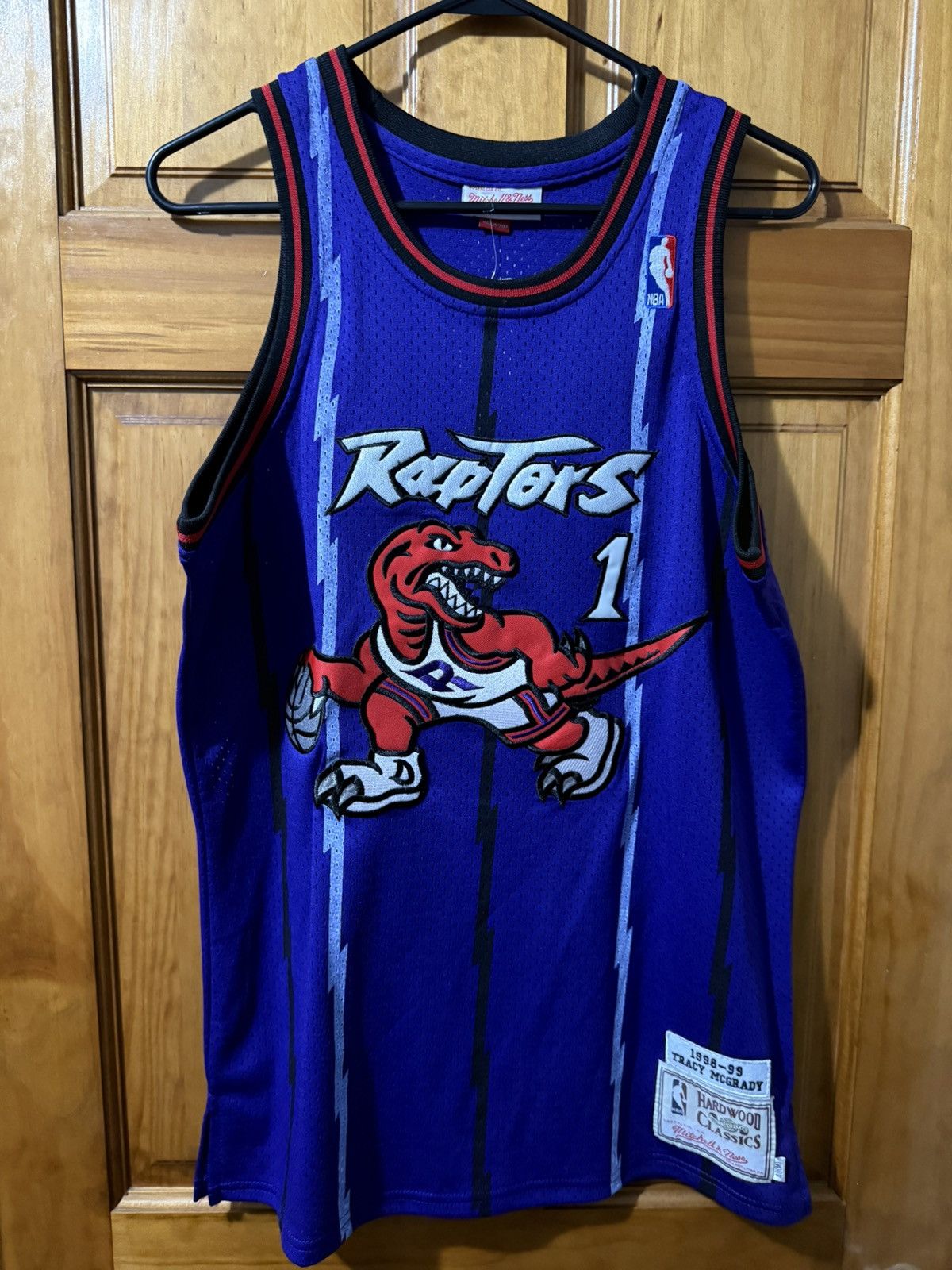 Mitchell & Ness Tracy McGrady Toronto Raptors Throwback Jersey Size US M / EU 48-50 / 2 - 1 Thumbnail
