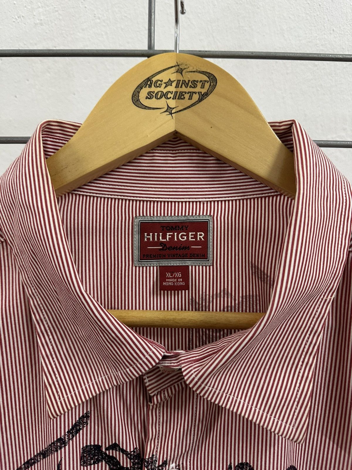 Tommy Hilfiger Rare Beautiful Tommy Hilfiger Dragon Design Hickory Shirt Size US XL / EU 56 / 4 - 5 Thumbnail