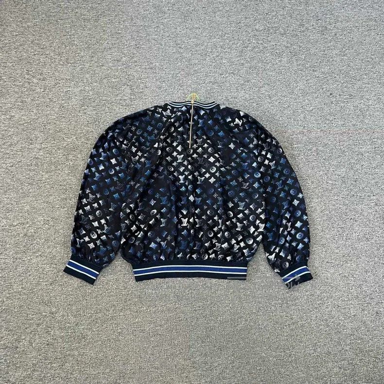 Louis Vuitton Louis Vuitton Mulberry silk jacket with full ink and dazzl Size US M / EU 48-50 / 2 - 3 Thumbnail