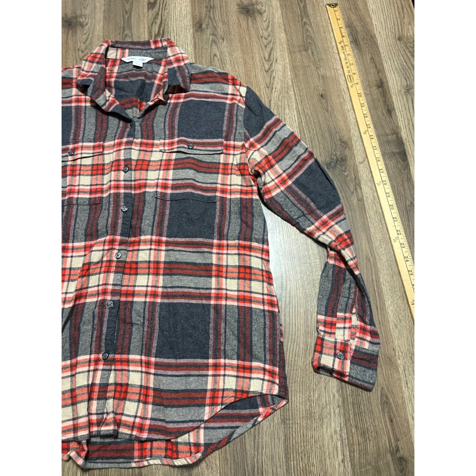 Old Navy Old Navy Shirt Women's M Tall Red Gray Plaid Boyfriend Shirt Button Up Shirt, Casual, Long Sleeve, Collared, Regular Fit, Tall, Gray Size M / US 6-8 / IT 42-44 - 4 Thumbnail