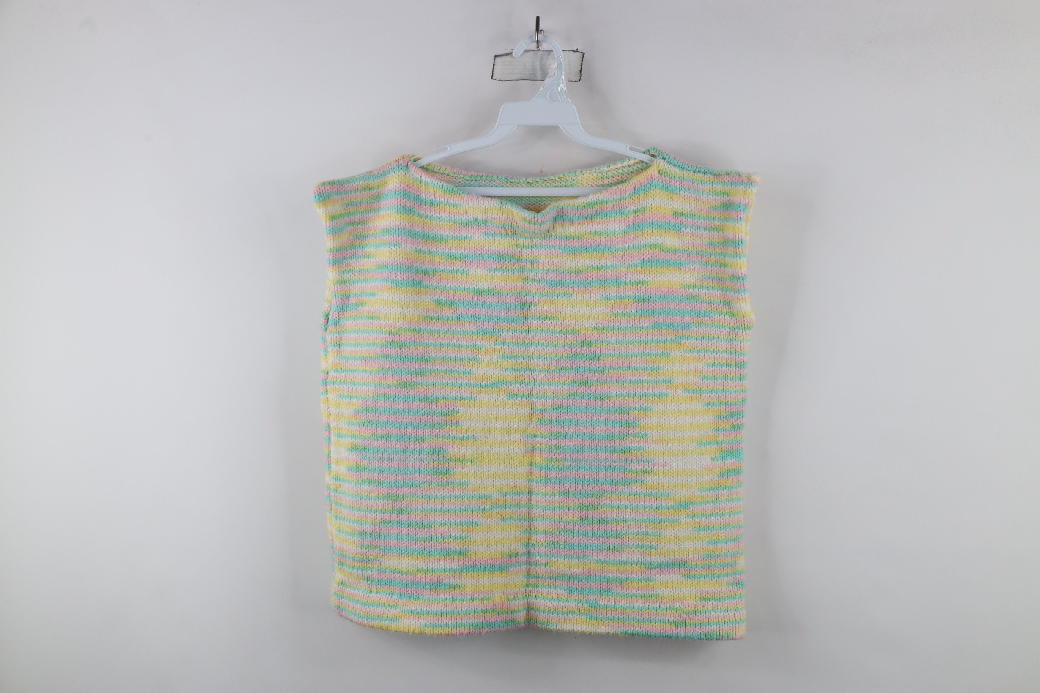 Vintage Vintage 70s Streetwear Knit Boxy Fit Rainbow Sweater Vest Size L / US 10 / IT 46 - 1 Thumbnail
