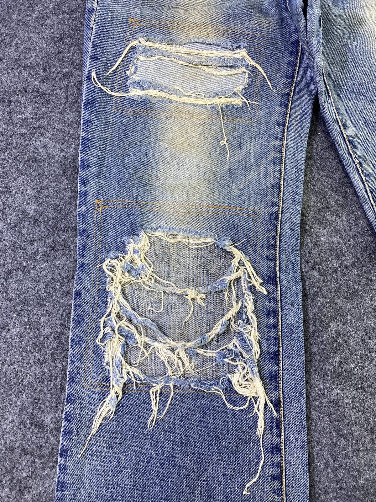 Japanese Brand × Jean Hard Edge Distressed Blue Wash Jeans - J965 Size US 30 / EU 46 - 16 Thumbnail