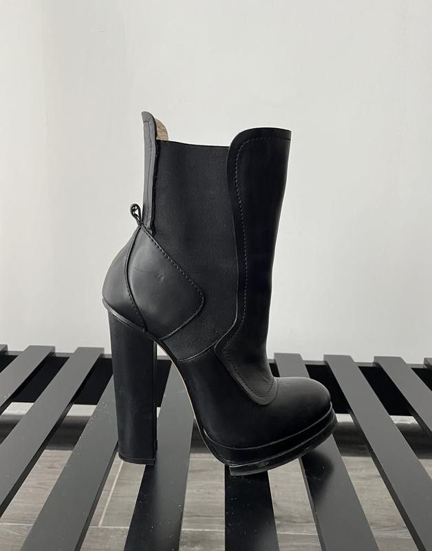 N21 INCREDIBLE N21 ORIGINAL ANKLE BOOTS, SIZE 39, HIGH HEEL Size US 8.5 / IT 38.5 - 2 Thumbnail