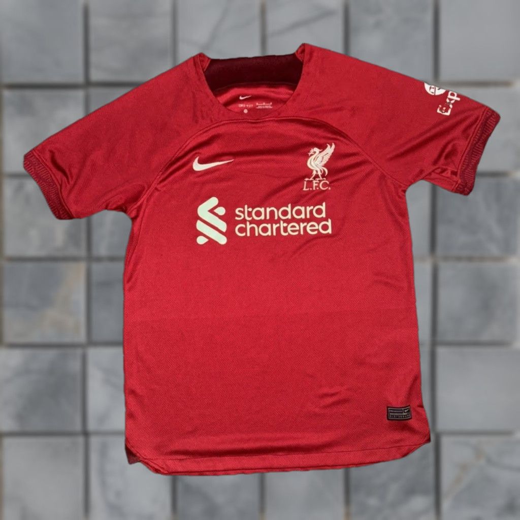 Nike VINTAGE Nike Liverpool LFC Jersey Men’s Medium Soccer Red T-Shirt Short Sleeve Pullover Dri-Fit Breathable Lightweight 20x27 Standard California? Size US M / EU 48-50 / 2 - 1 Thumbnail
