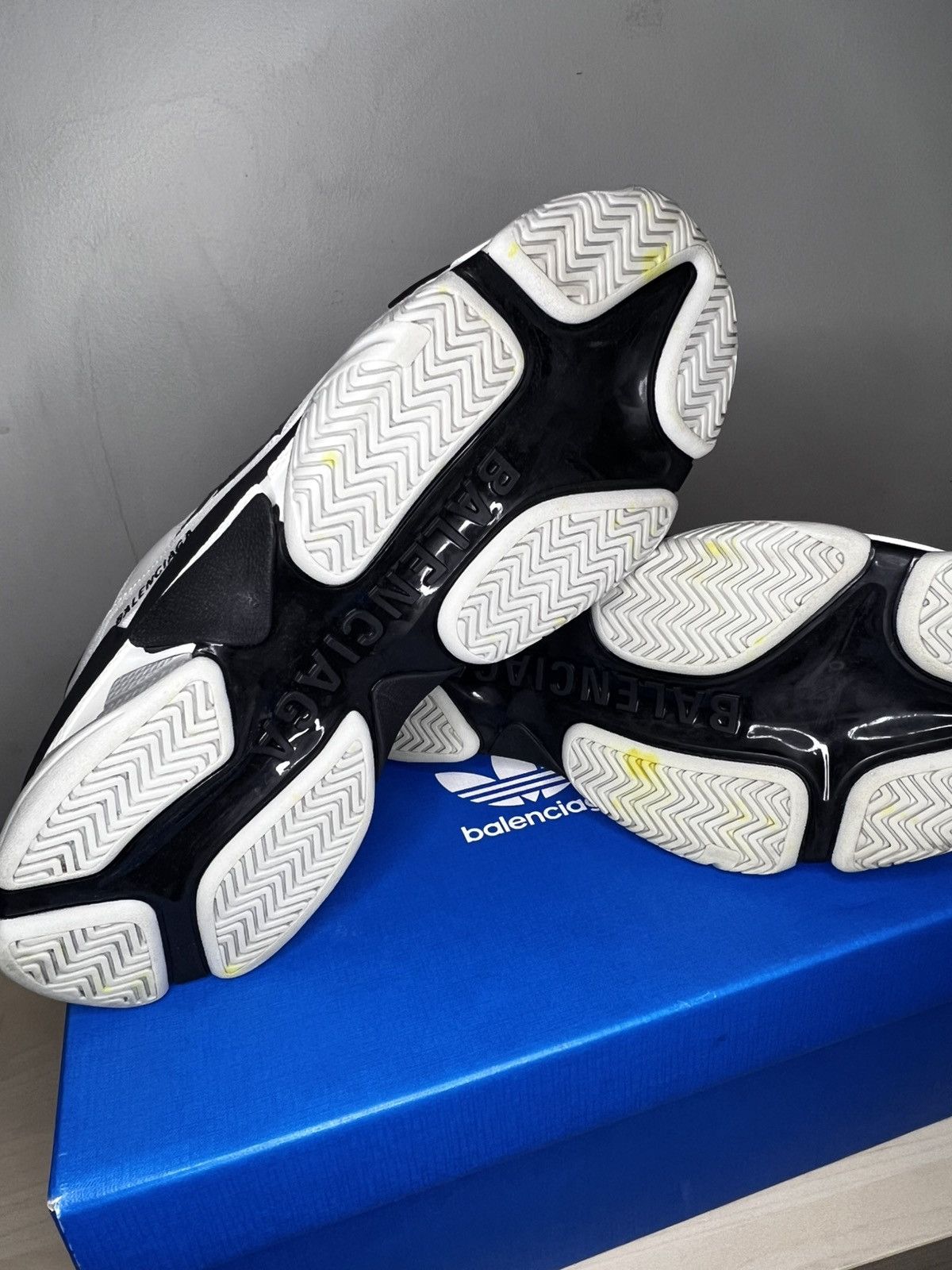 Adidas × Balenciaga Balenciaga x Adidas Triple S Size US 13 / EU 46 - 7 Thumbnail