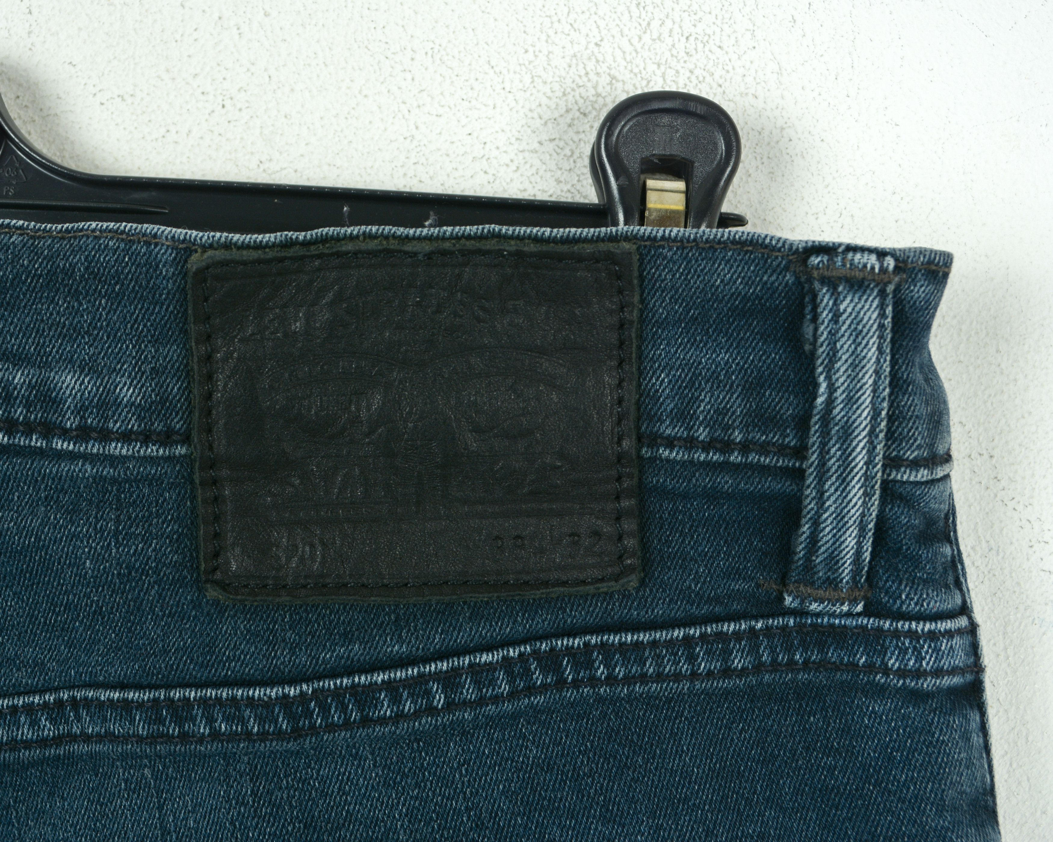 Levi's 520 Men W33 L32 Slim Tapered Leg Jeans Denim Pants Trousers Size US 34 / EU 50 - 5 Thumbnail