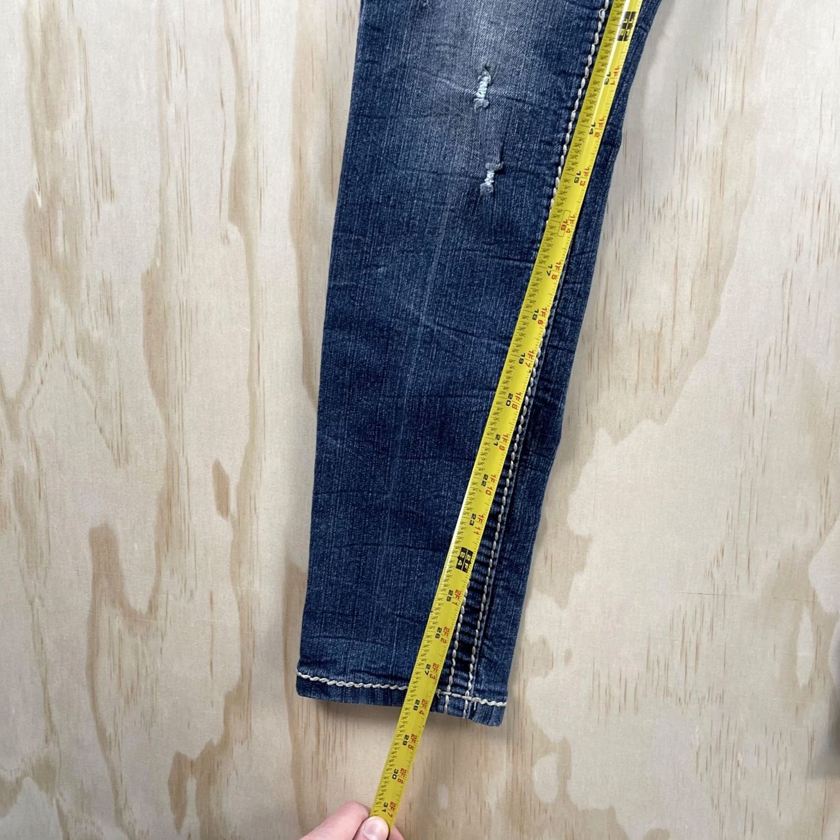 Almost Famous VINTAGE Almost Famous Jeans Women’s 9 Blue Medium Wash Skinny Distressed 29x28 Jeans Women’s 9 Blue Medium Wash Skinny Distressed 29x28 Size 30" / US 8 / IT 44 - 7 Thumbnail