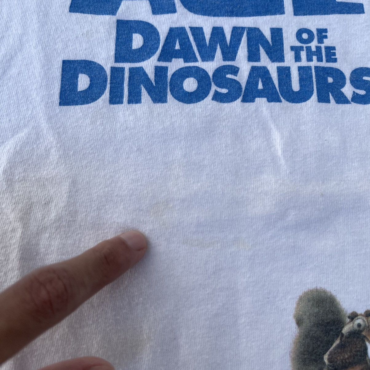 Vintage Vintage 2009 Ice Age Dawn of the dinosaurs T-shirt Size L Size US L / EU 52-54 / 3 - 7 Thumbnail
