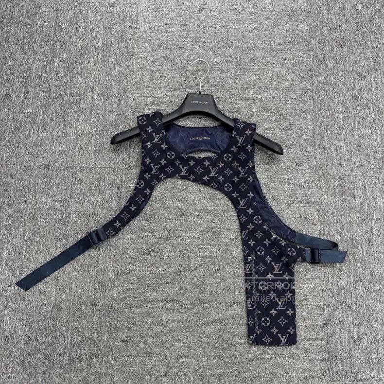 Louis Vuitton Louis Vuitton Monogram Pattern Vest. Size US L / EU 52-54 / 3 - 1 Thumbnail