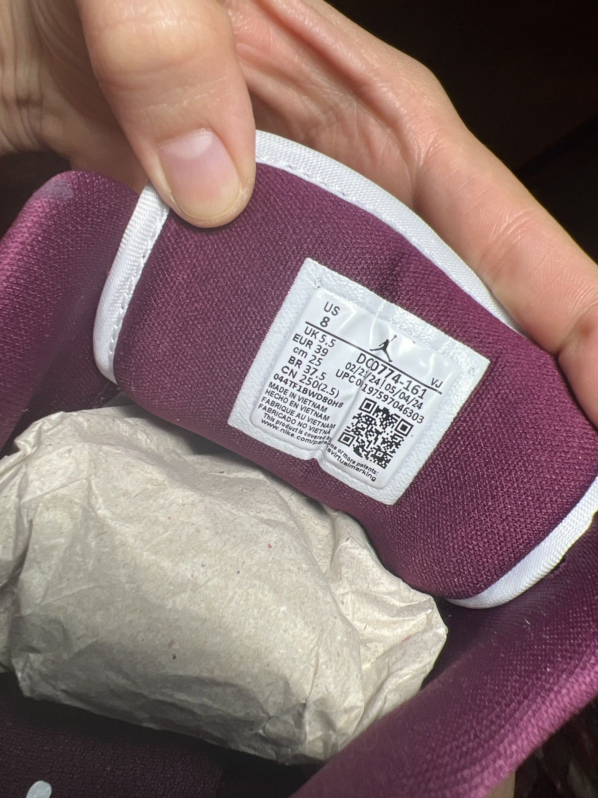 Nike BRAND NEW PURPLE JORDAN AJ 1 LOW - WOMENS Size US 8 / IT 38 - 9 Thumbnail