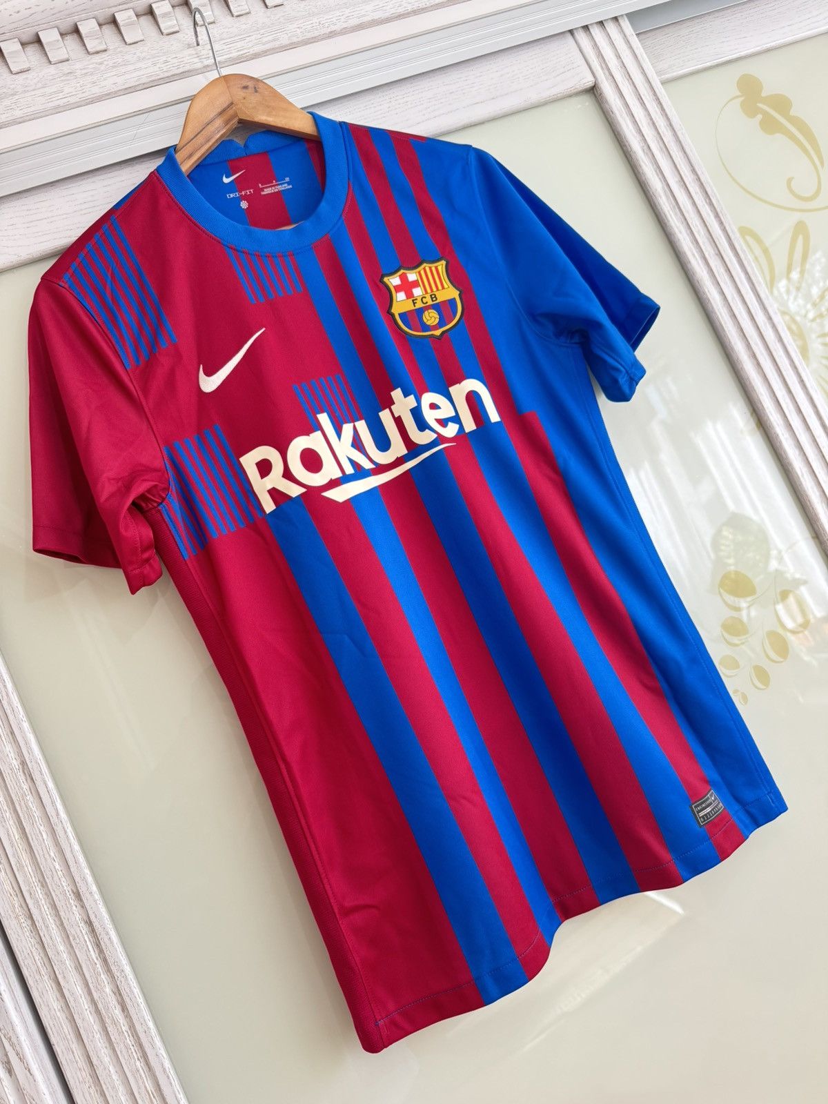 Nike Barcelona 2021-2022 Home Soccer Jersey Football Kit Shirt Size US S / EU 44-46 / 1 - 5 Thumbnail