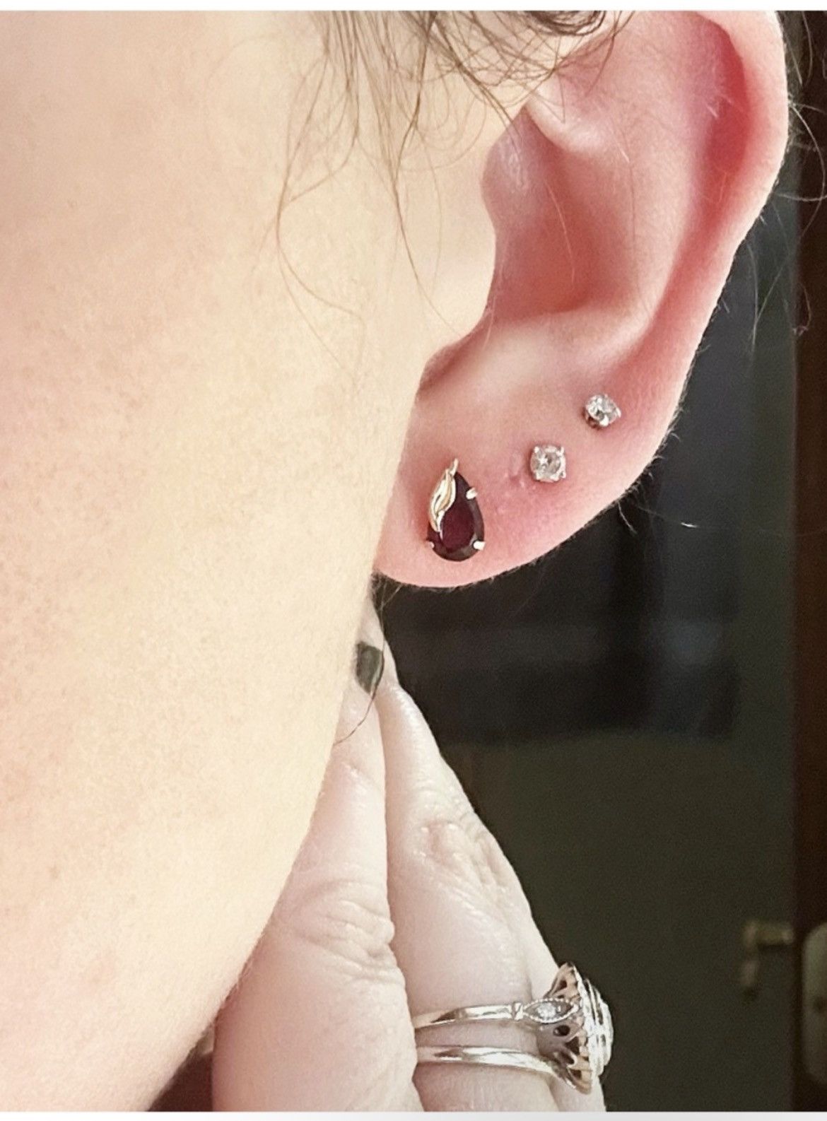 Other Estate Vintage Natural Garnet and 14kt Gold Stud Earrings Size ONE SIZE - 2 Thumbnail