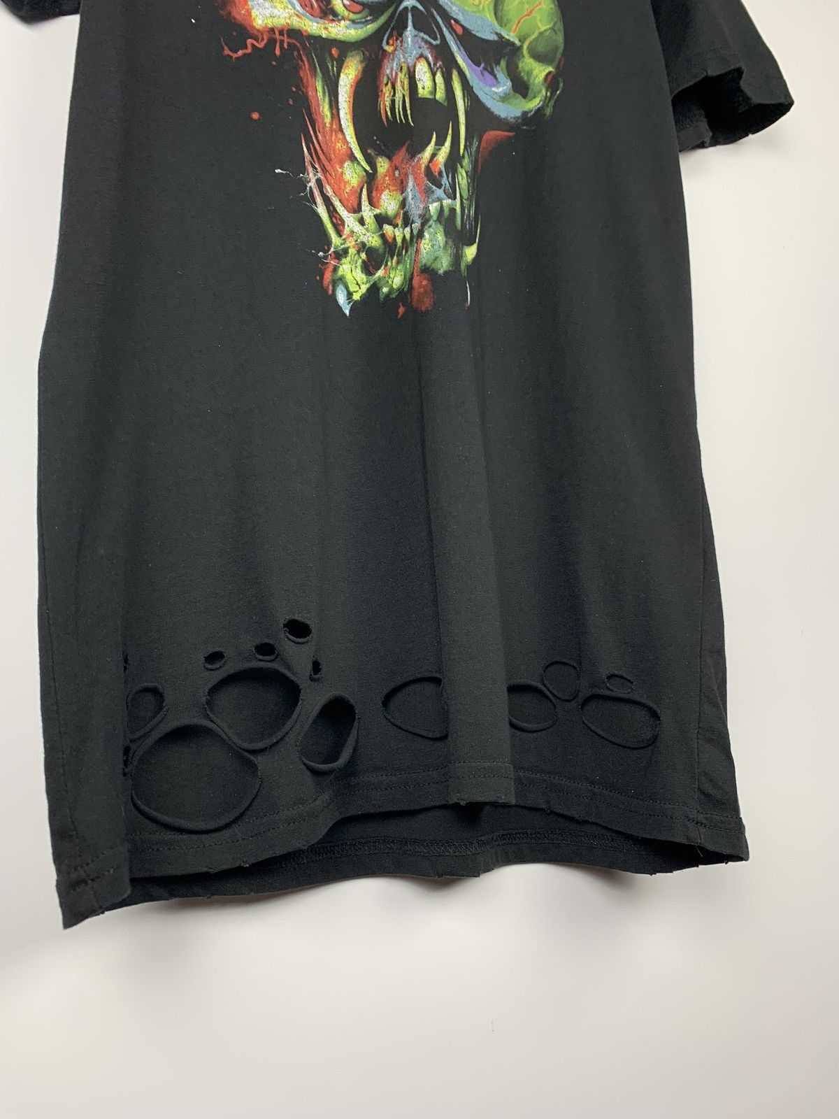 Band Tees Vintage Y2K Iron Maiden Skulls Tee Distressed T-Shirt Size S Size US S / EU 44-46 / 1 - 3 Thumbnail