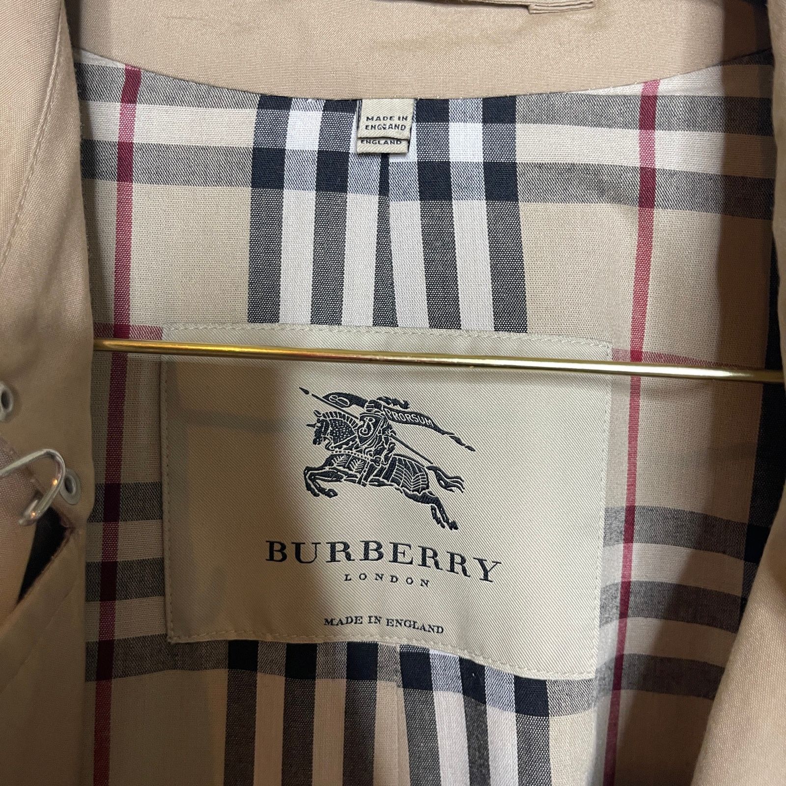 Burberry Burberry Classic Long tan Beige trench coat plaid lining Size US L / EU 52-54 / 3 - 6 Thumbnail
