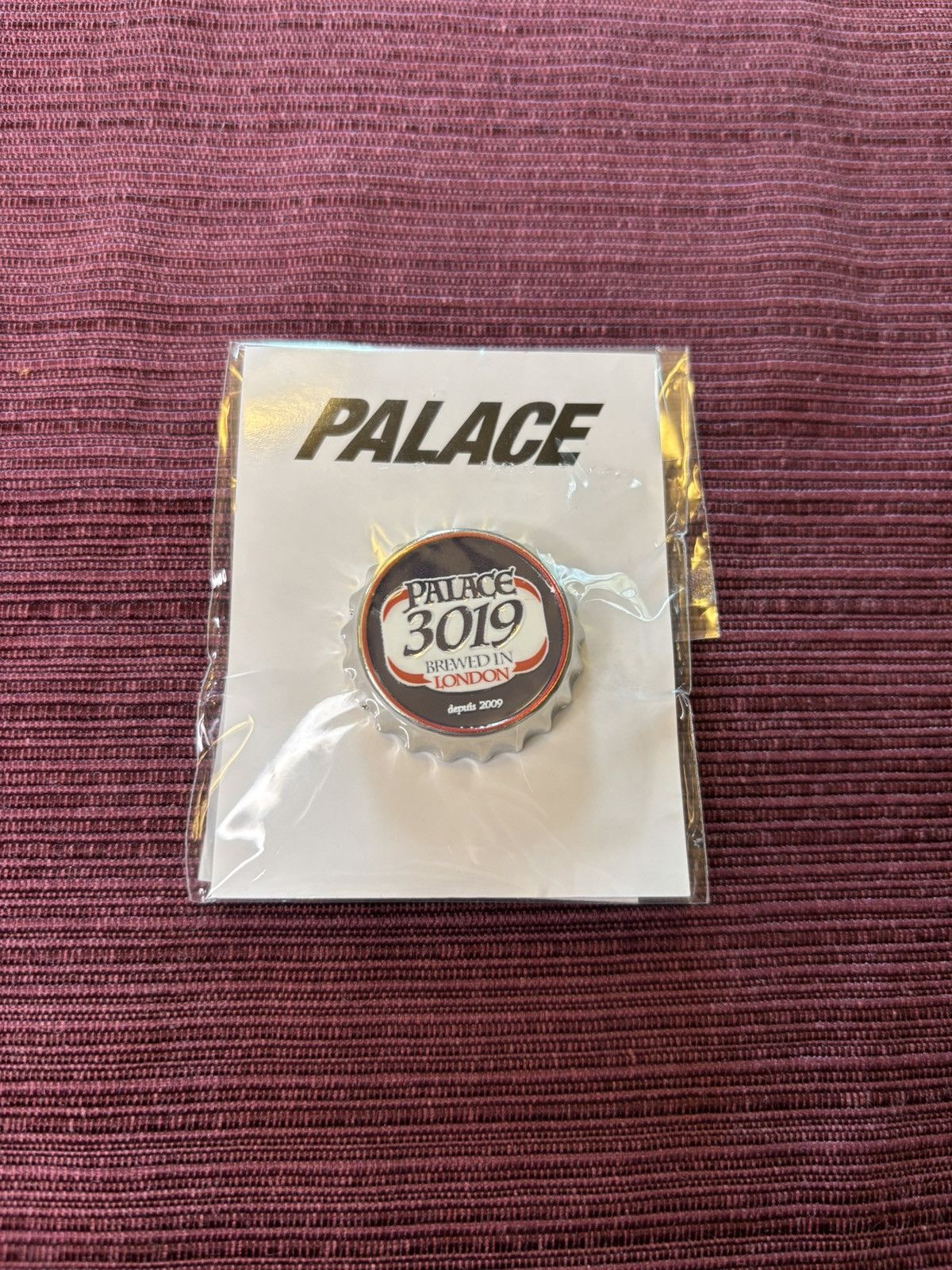 Palace Palace Savoir-Faire Pin Badge Size ONE SIZE - 1 Thumbnail