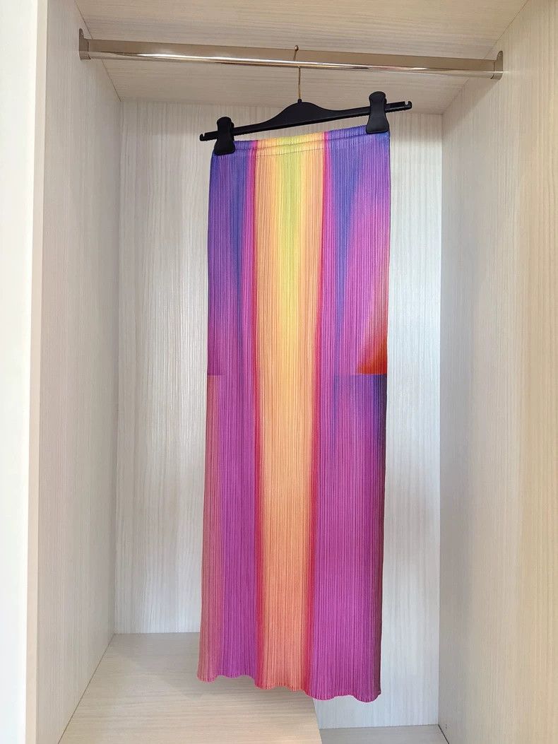 Issey Miyake issey miyake size:3 Neon aurora half skirt Size 42" / US 20 - 3 Thumbnail