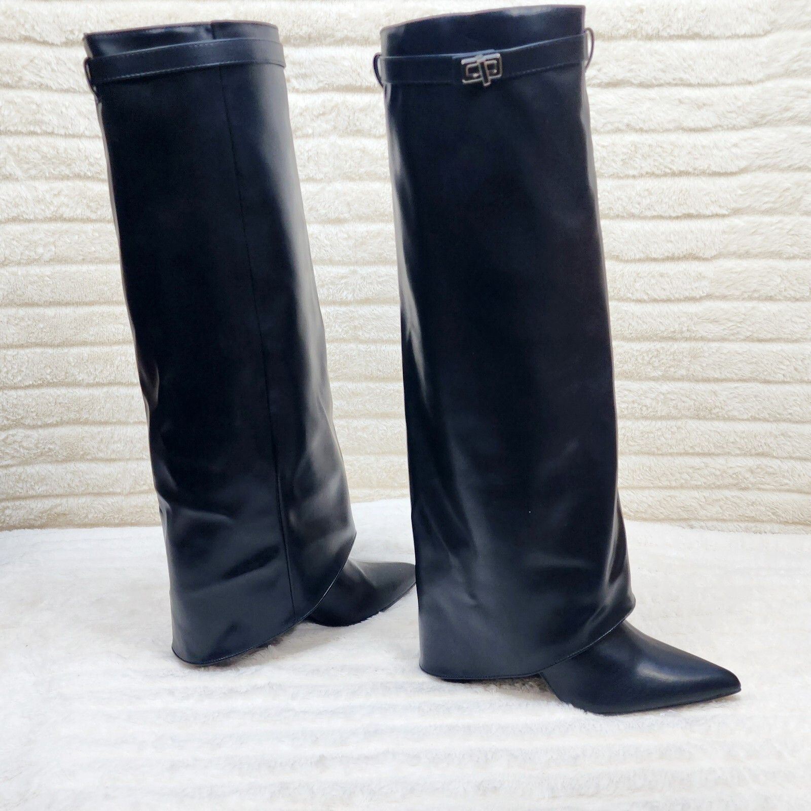 Paris Black Skirted Fold Over 3.5