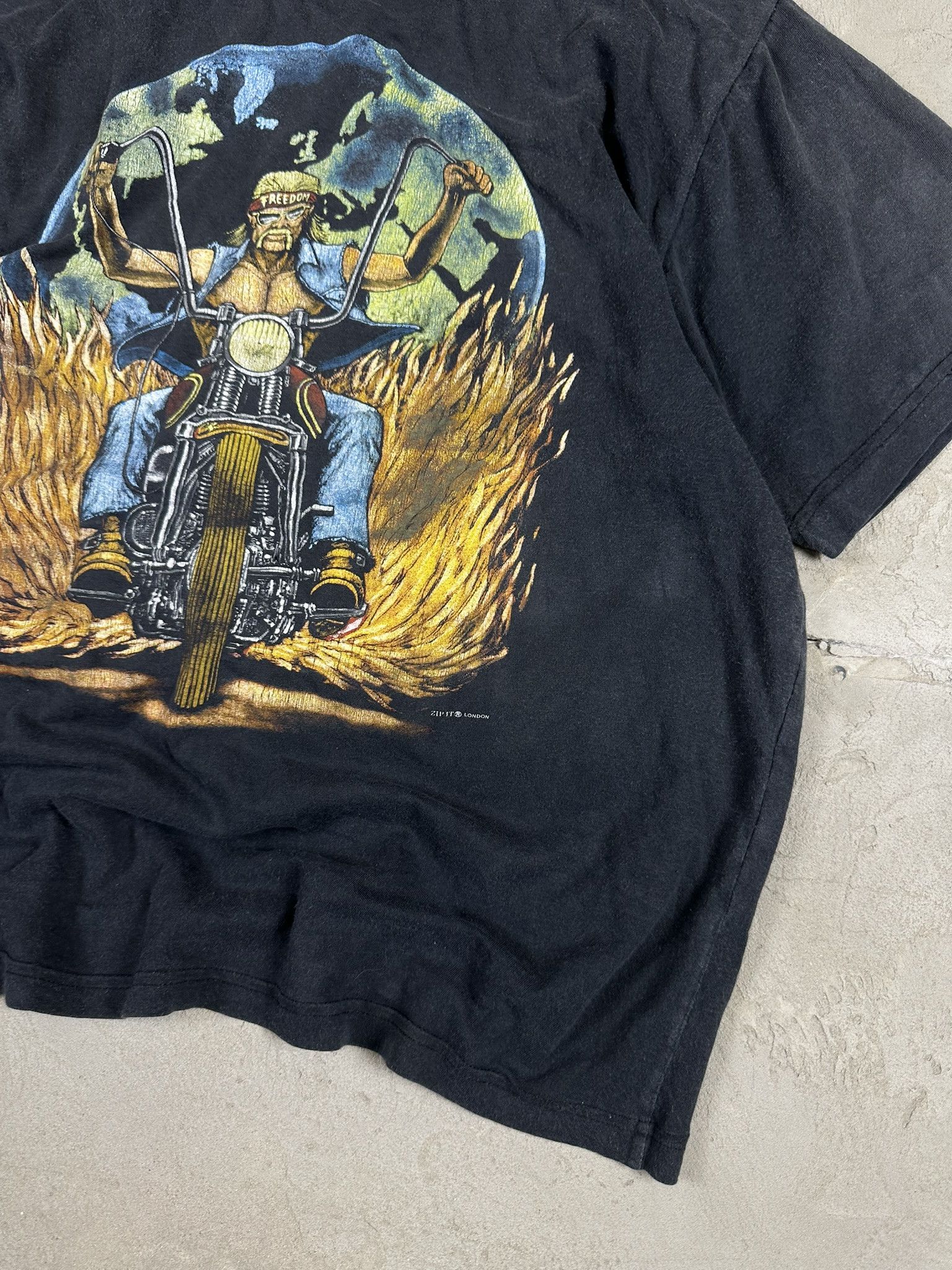 Vintage Vintage Y2k Sunfaded Zip It London Washed Faded Boxy T-shirt Size US L / EU 52-54 / 3 - 4 Thumbnail