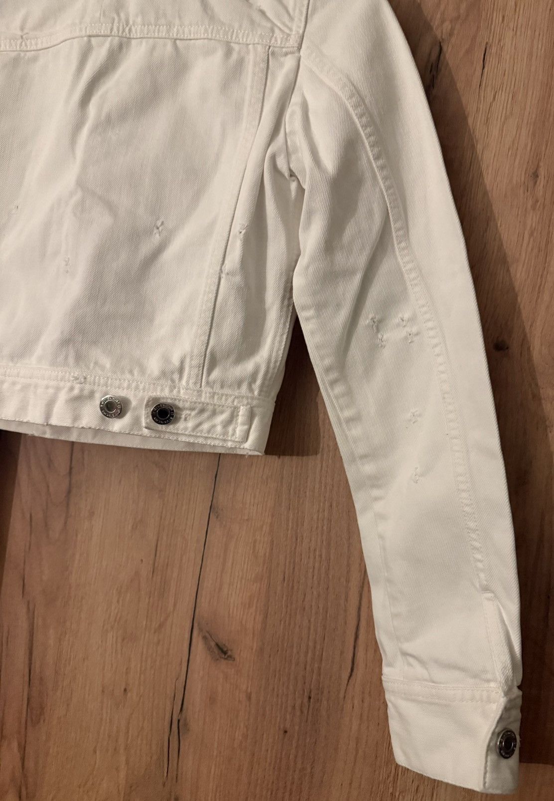 Givenchy Givenchy white cropped destroy denim jacket - S/36(FR) Size XS / US 0-2 / IT 36-38 - 15 Thumbnail