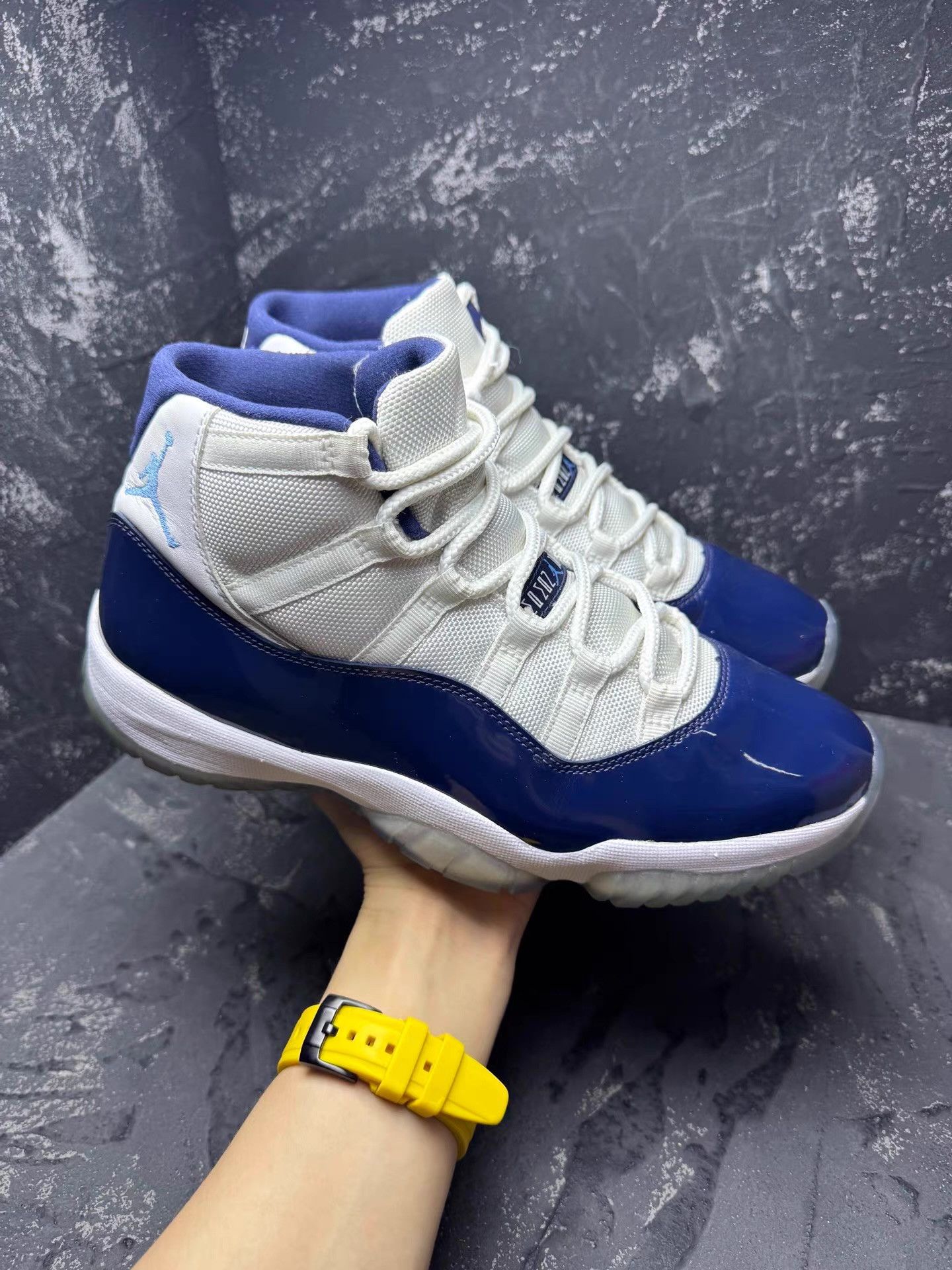 Nike Air Jordan 11 UNC White & Blue Q10 Size US 9.5 / EU 42-43 - 2 Thumbnail